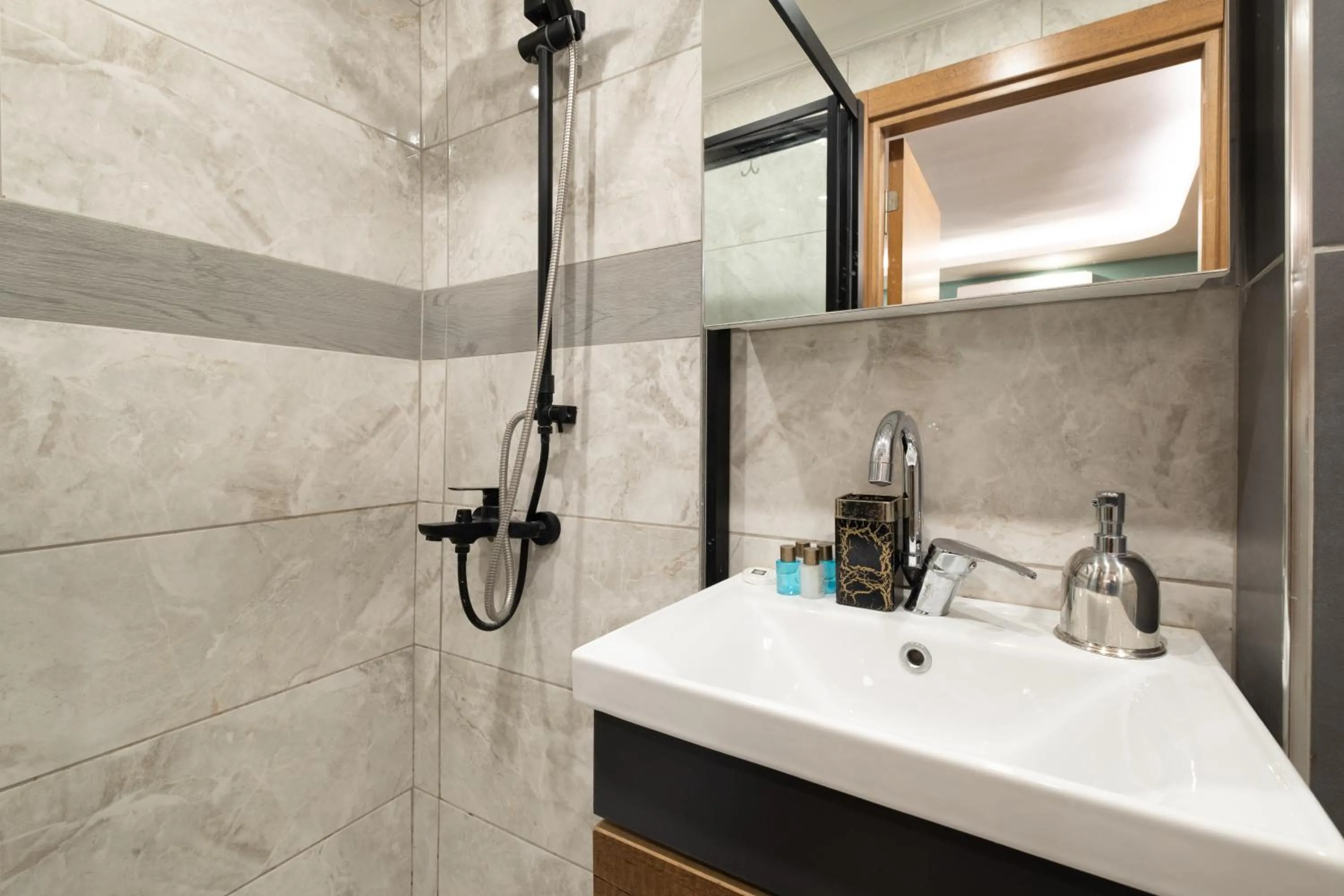 Bathroom in İstanbulites Hotel