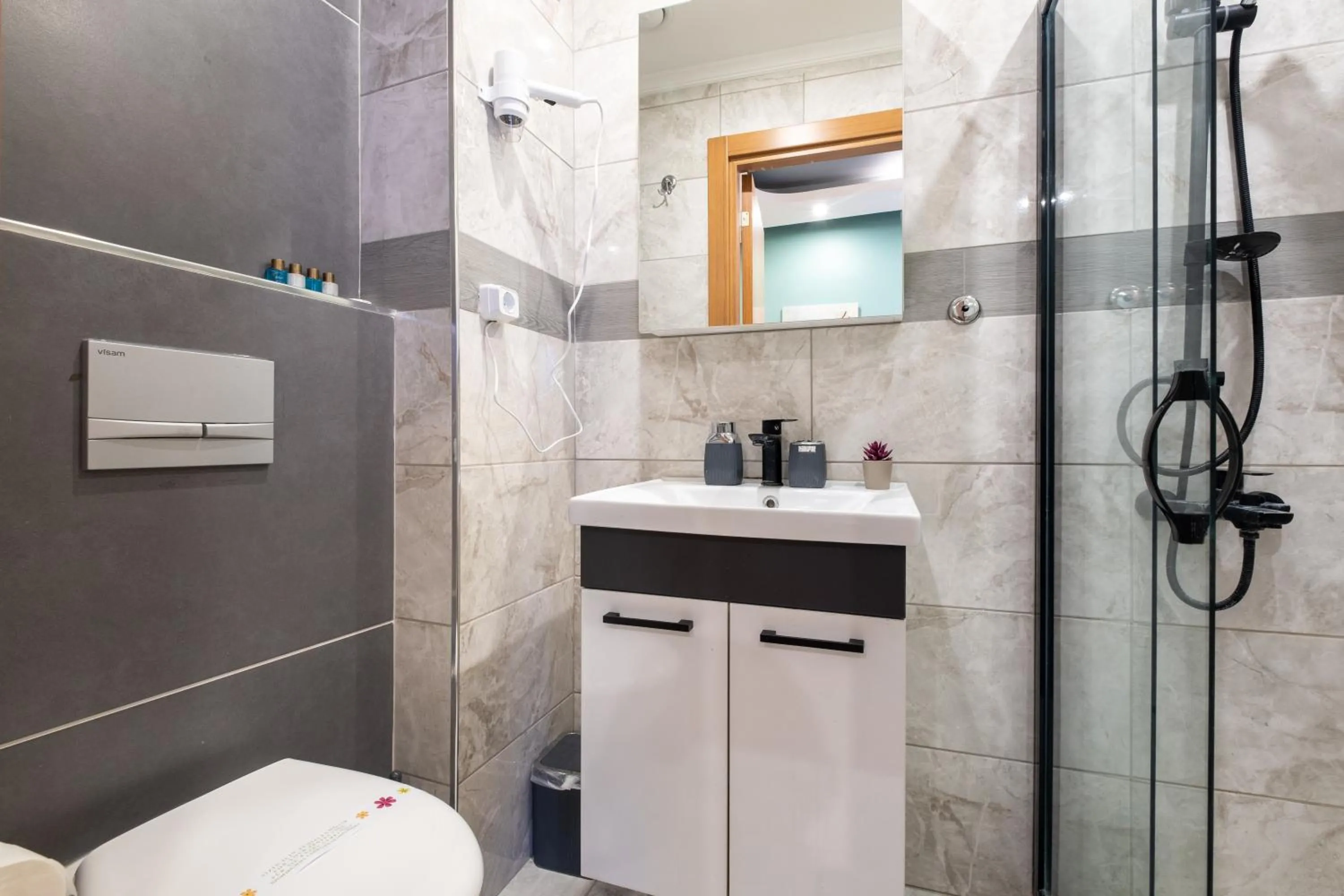 Bathroom in İstanbulites Hotel
