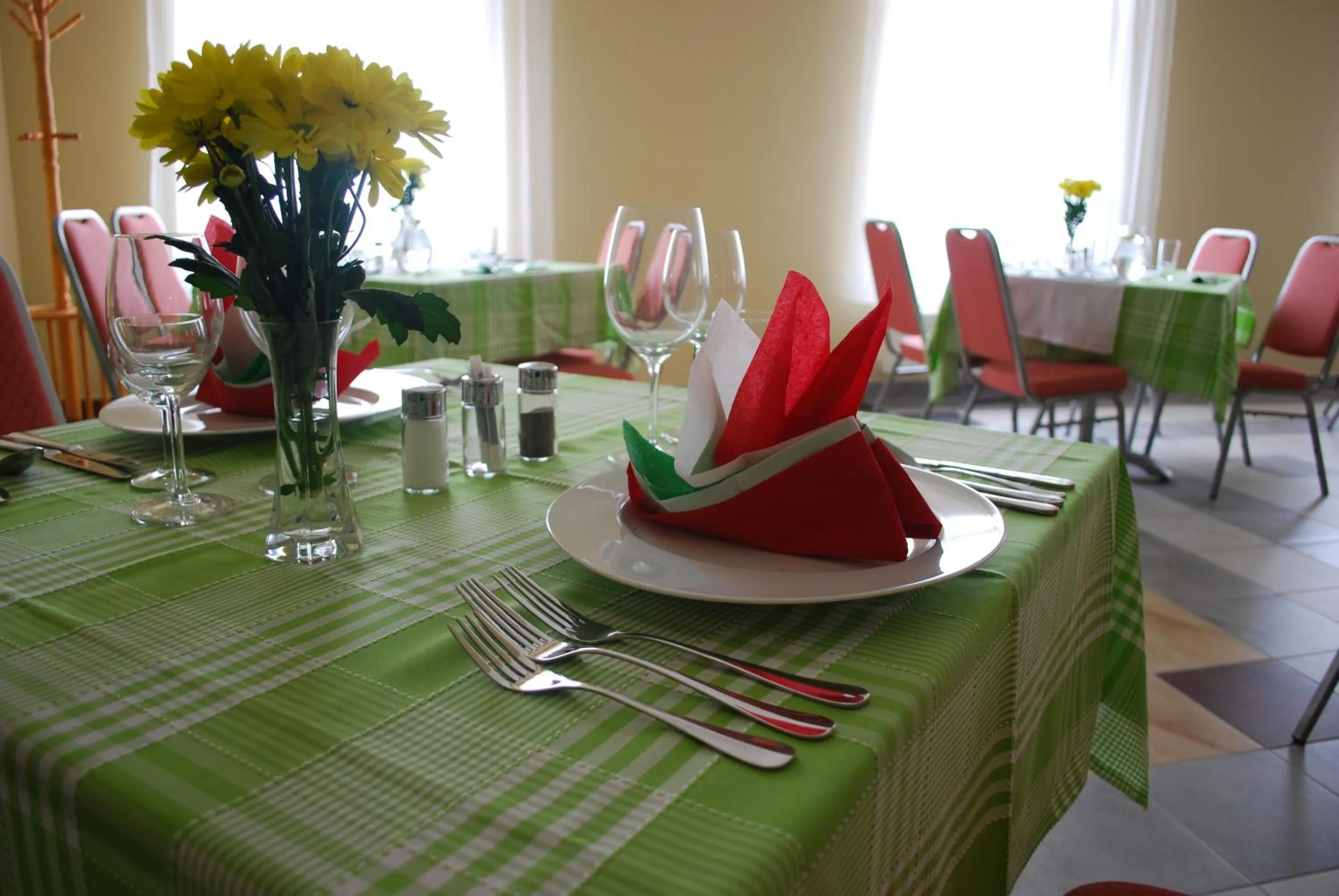 Restaurant/places to eat in Aranytál Panzió