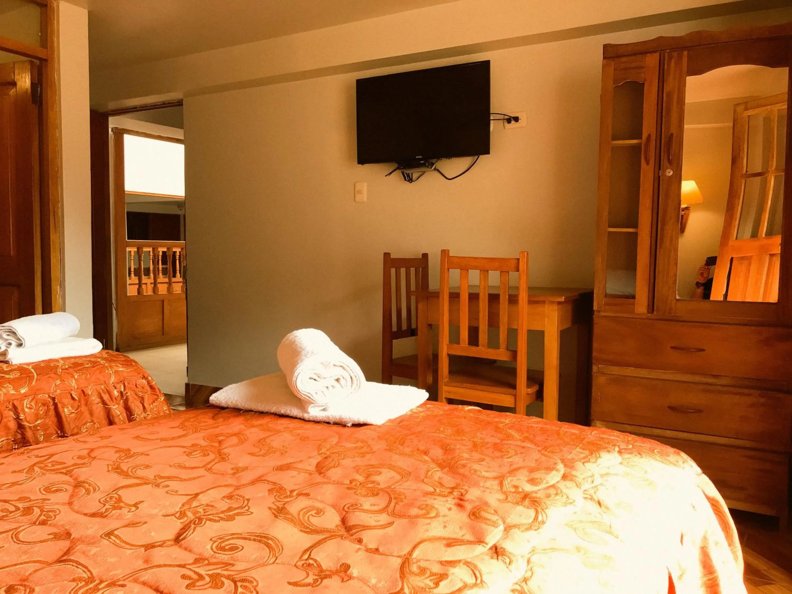 Communal lounge/ TV room, Bed in Nafis Casona Apu Linli Pisac