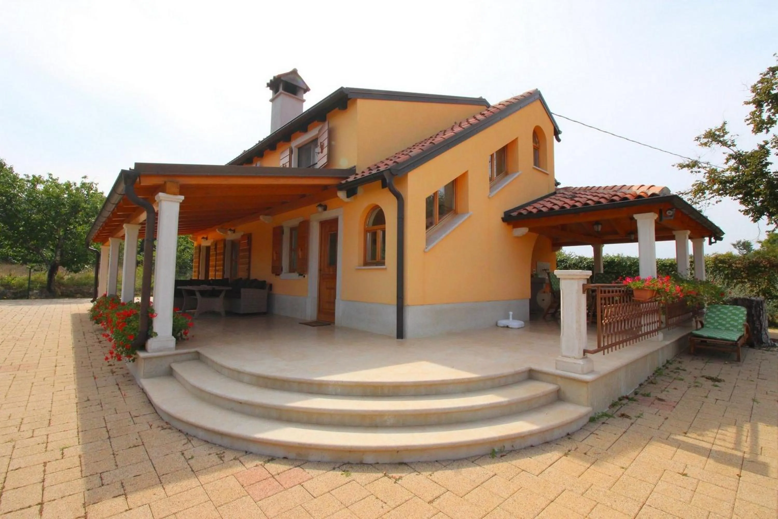 Facade/entrance in Holiday Home Valmoneda