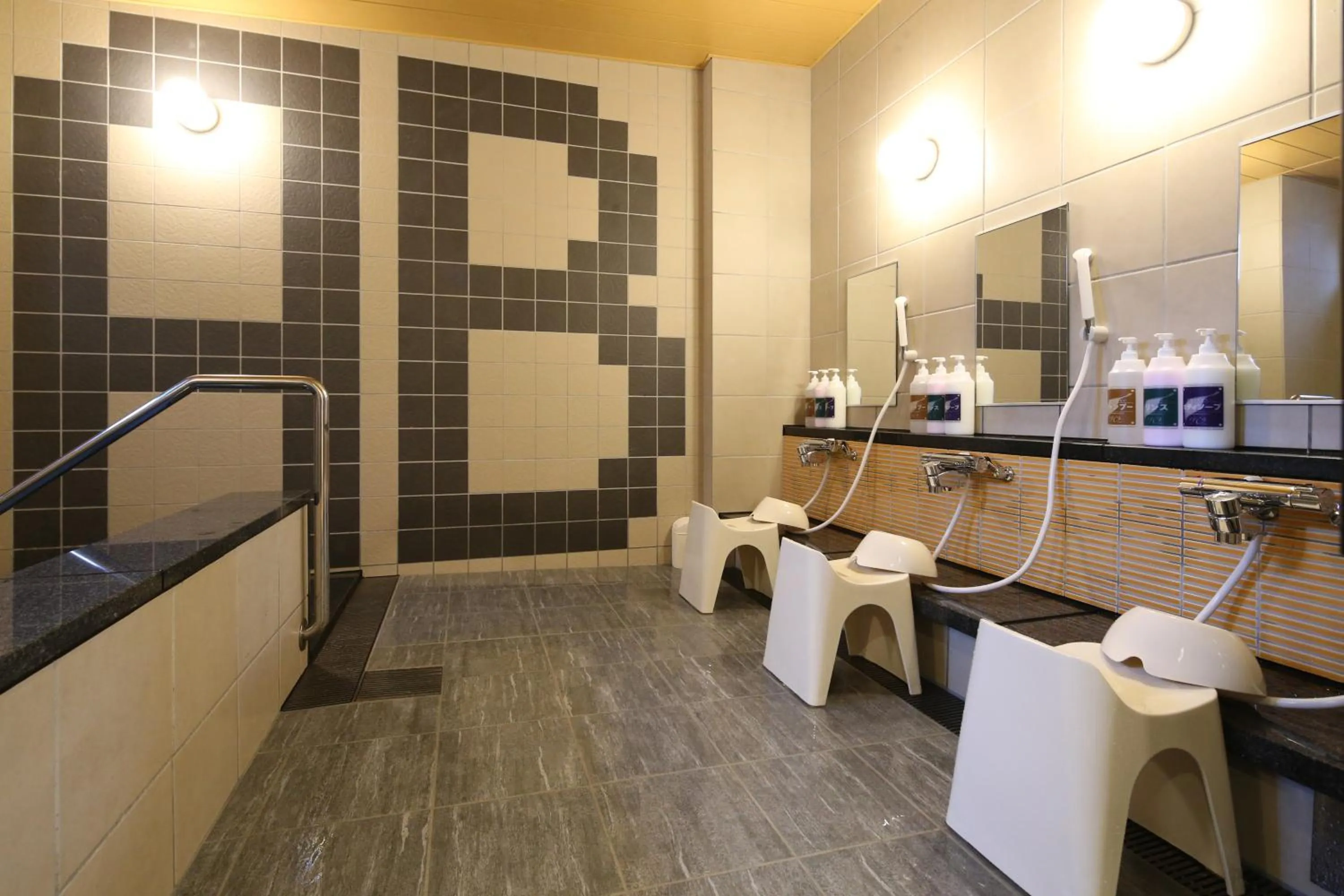 Public Bath in AB Hotel Anjo