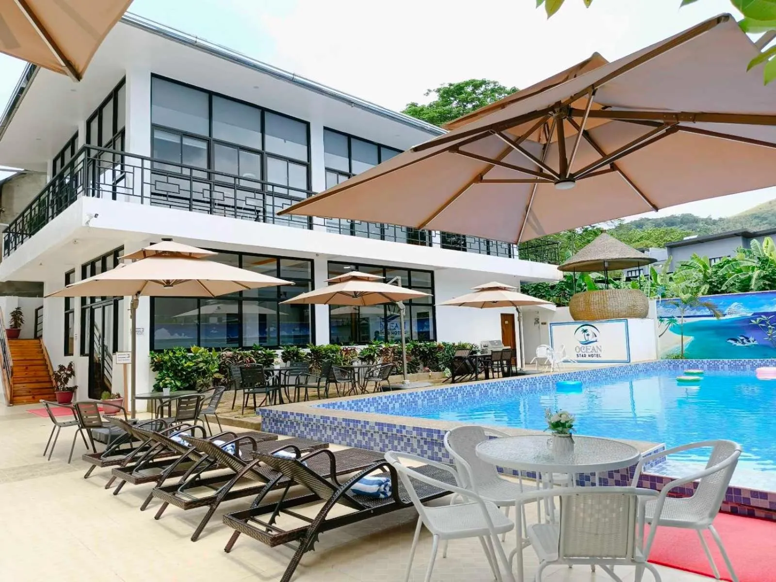 Swimming pool in Ocean Star Hotel Coron