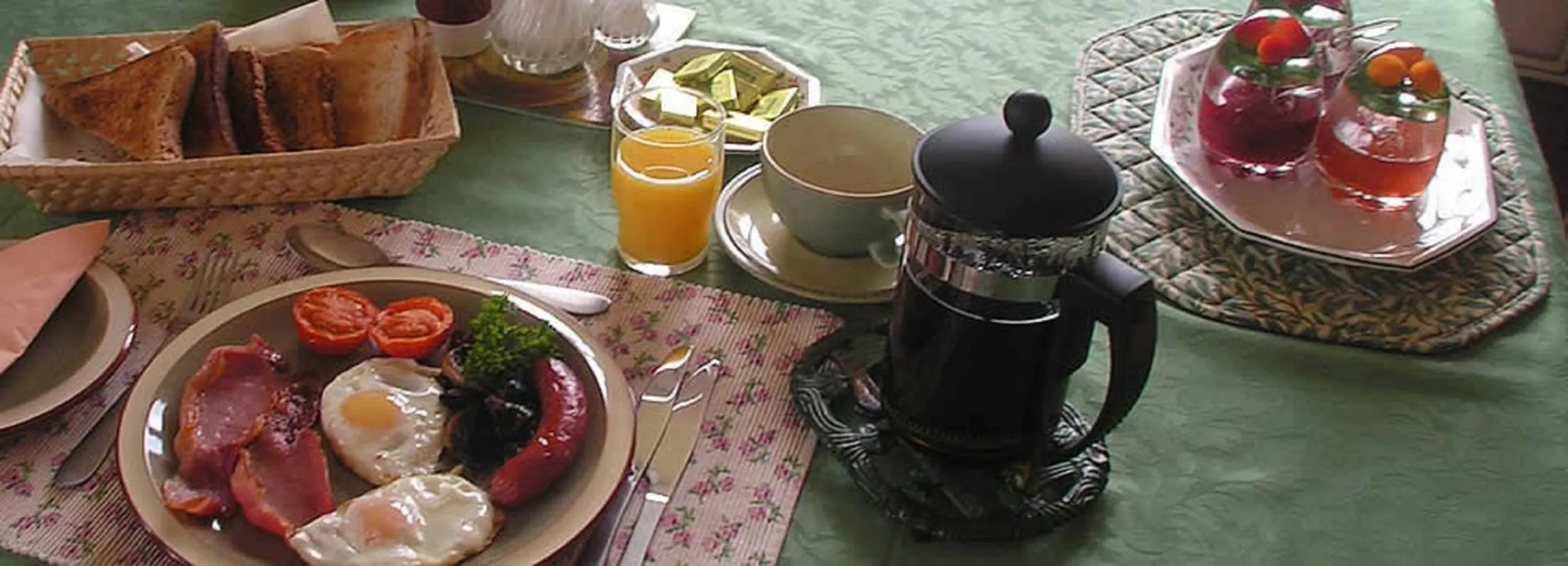 Food and drinks in Heathergate Cottage Dartmoor BnB