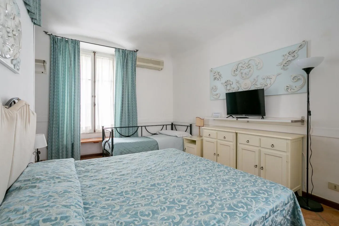 Bed in Scipioni Suites