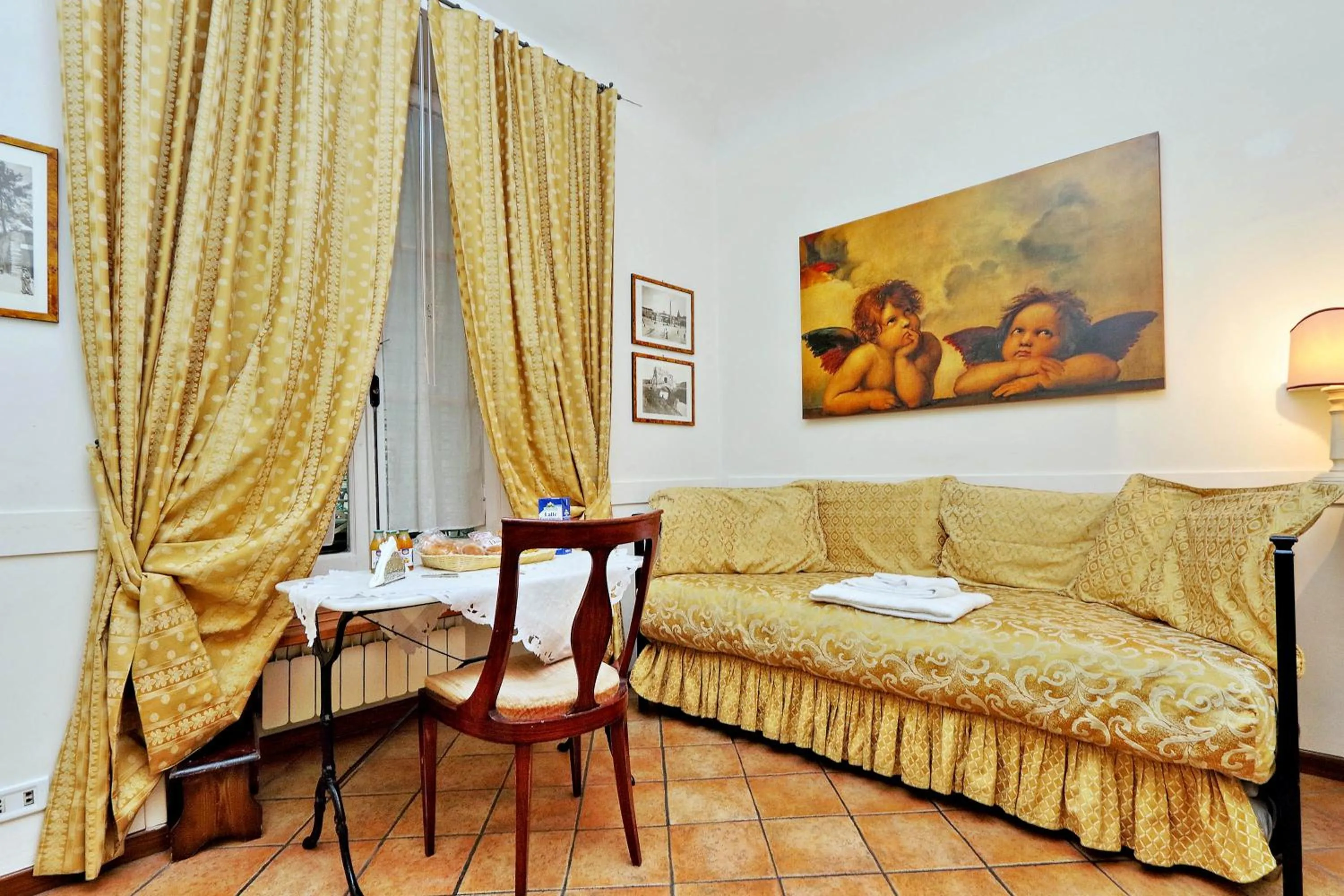 Living room, Bed in Scipioni Suites