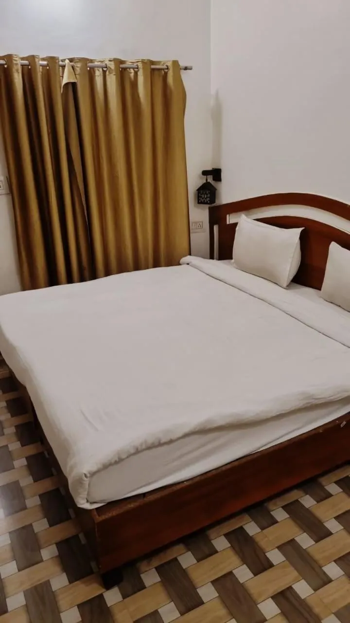 khush khush hotel