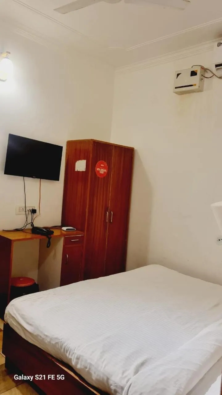 khush khush hotel