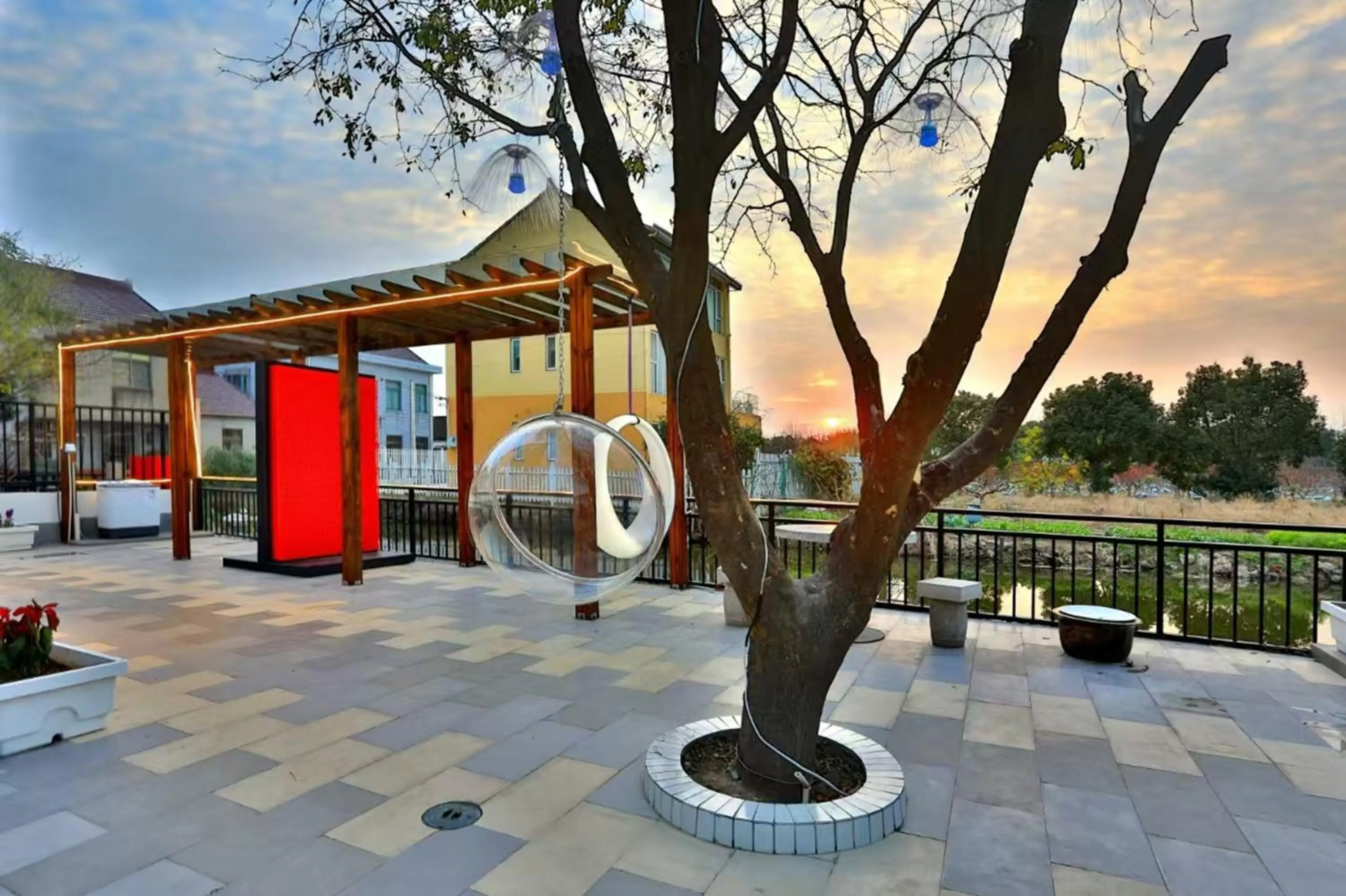 Property building in Shanghai Lanfeng Intelligent Light - Shanghai Disney Branch,Provide airport pickup service at PuD'ong Airport andDisneyland shuttle service