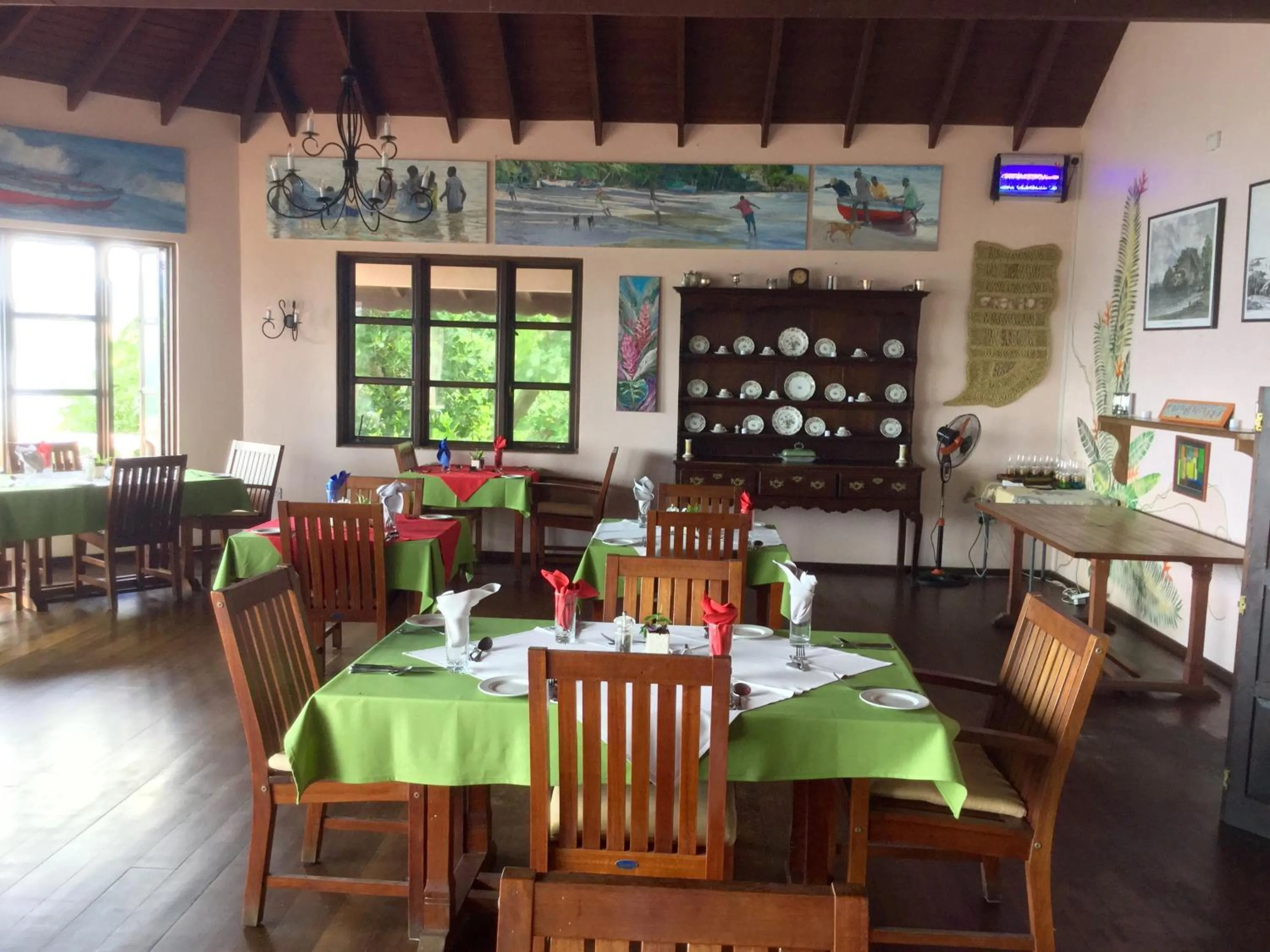 Restaurant/places to eat in Petite Anse Hotel