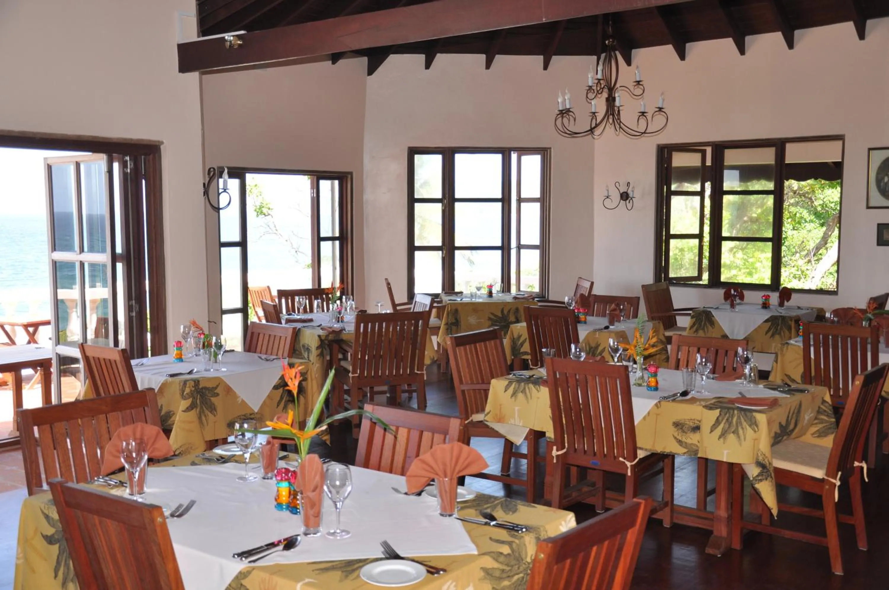 Restaurant/places to eat in Petite Anse Hotel