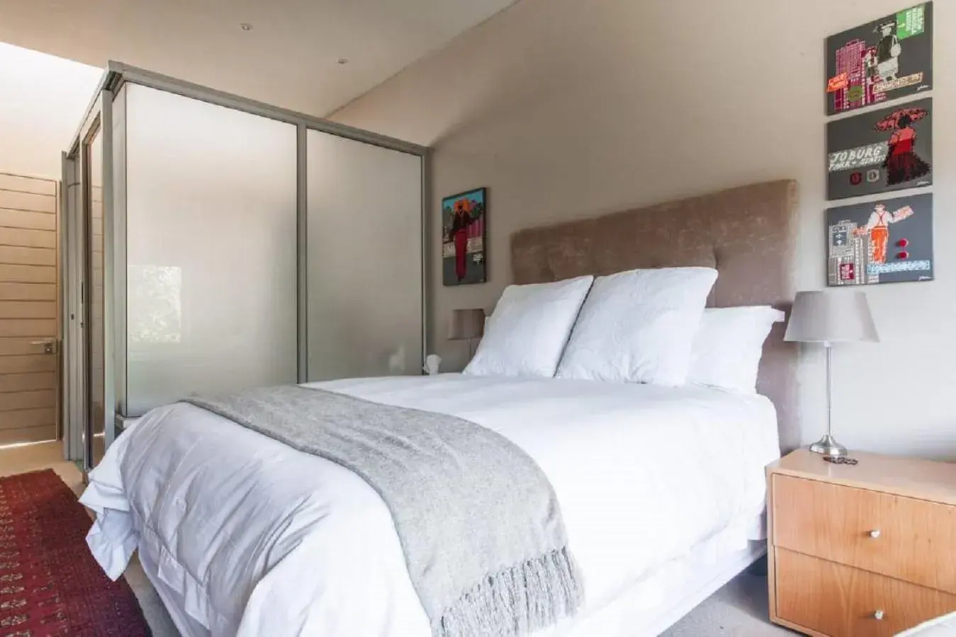 Deluxe Double Room - single occupancy in Houghton Place Deluxe Double Room - single occupancy in Houghton Place