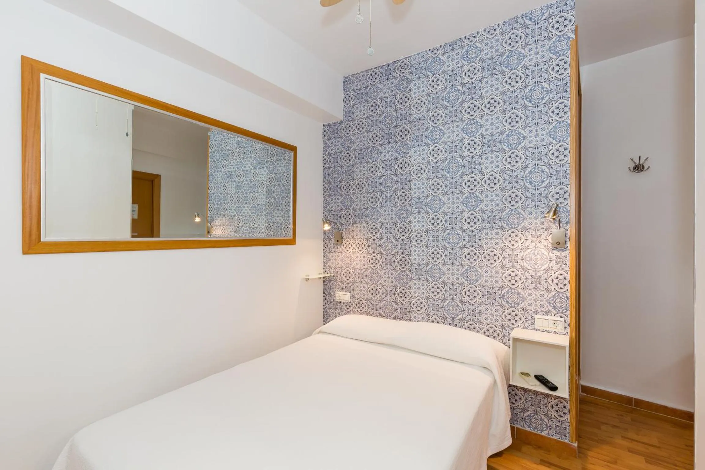 Photo of the whole room, Bed in Guadalupe Cozy Inns