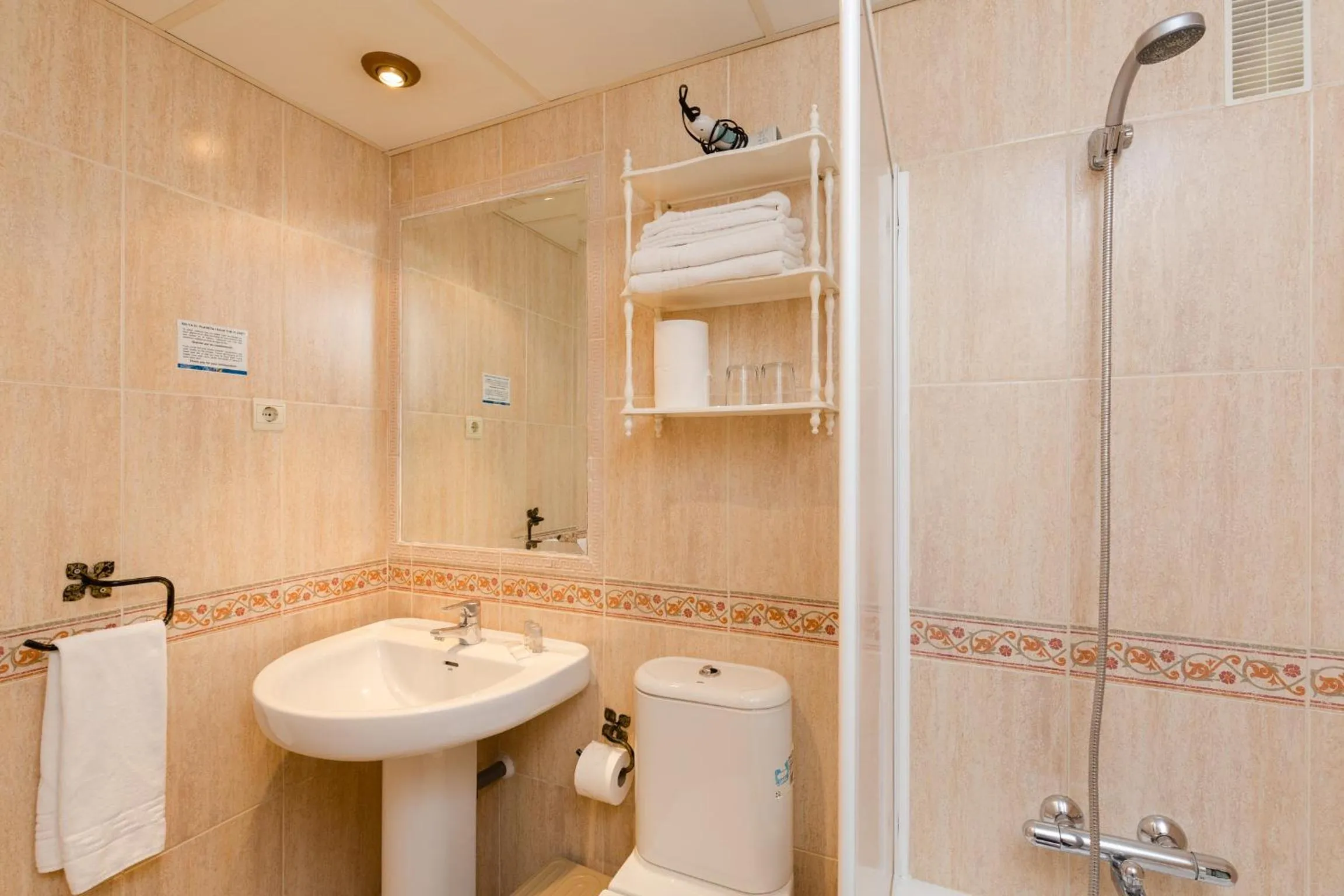 Bathroom in Guadalupe Cozy Inns