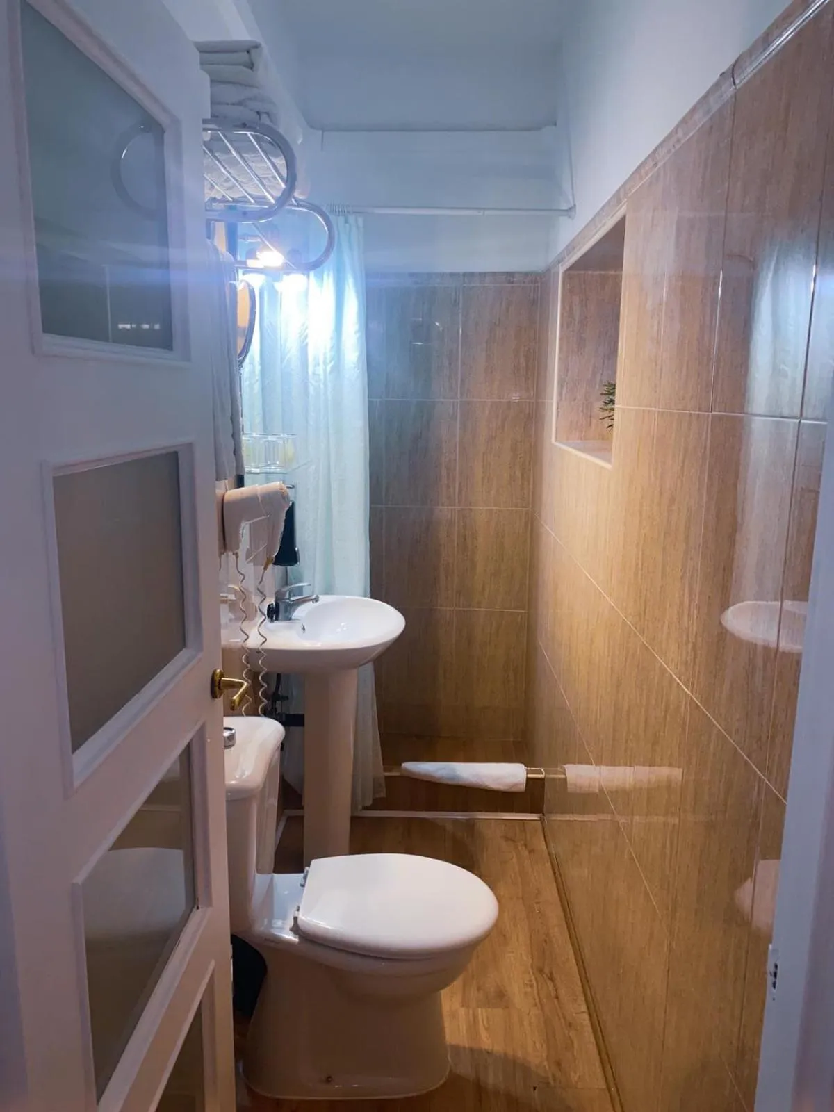 Toilet in Guadalupe Cozy Inns