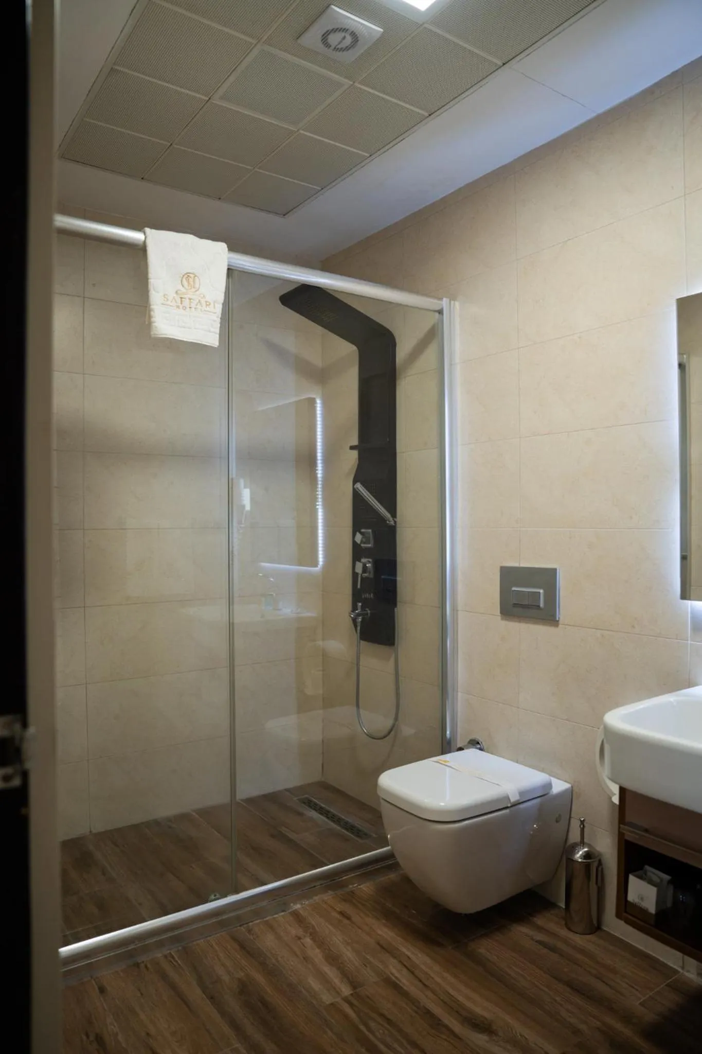 Bathroom in saffari otel