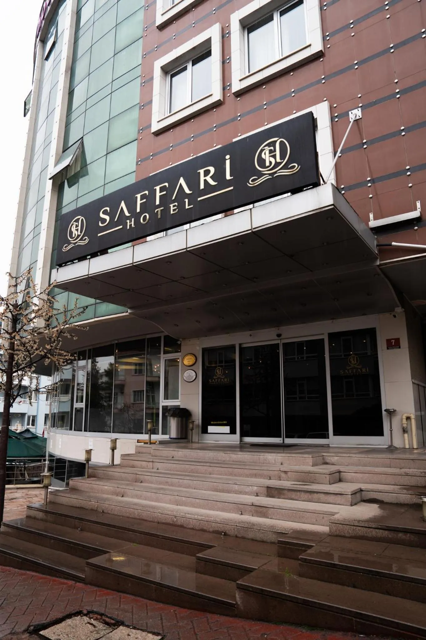 Property building in saffari otel