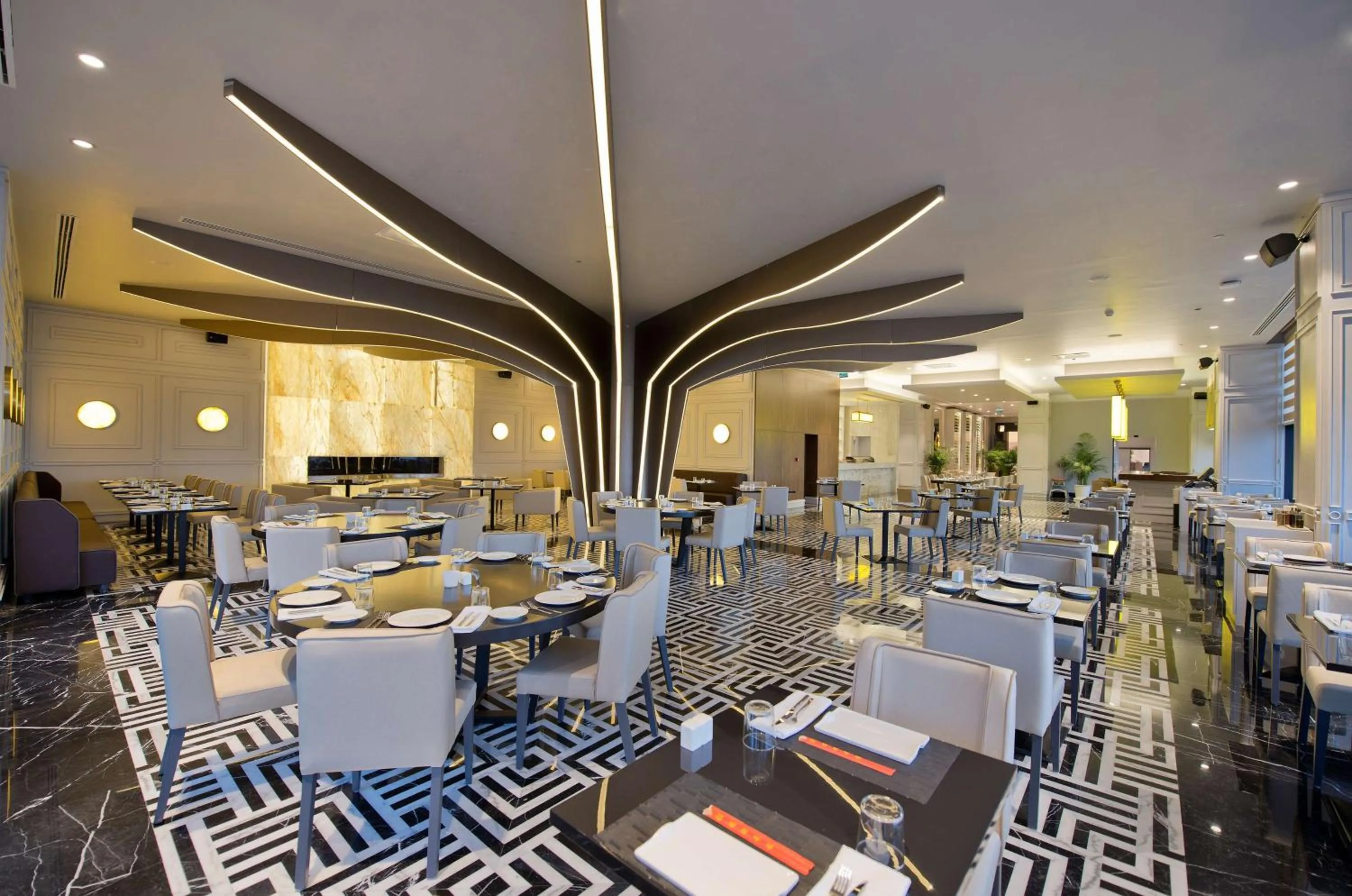 Restaurant/places to eat in Ramada Plaza Hotel & Spa Trabzon