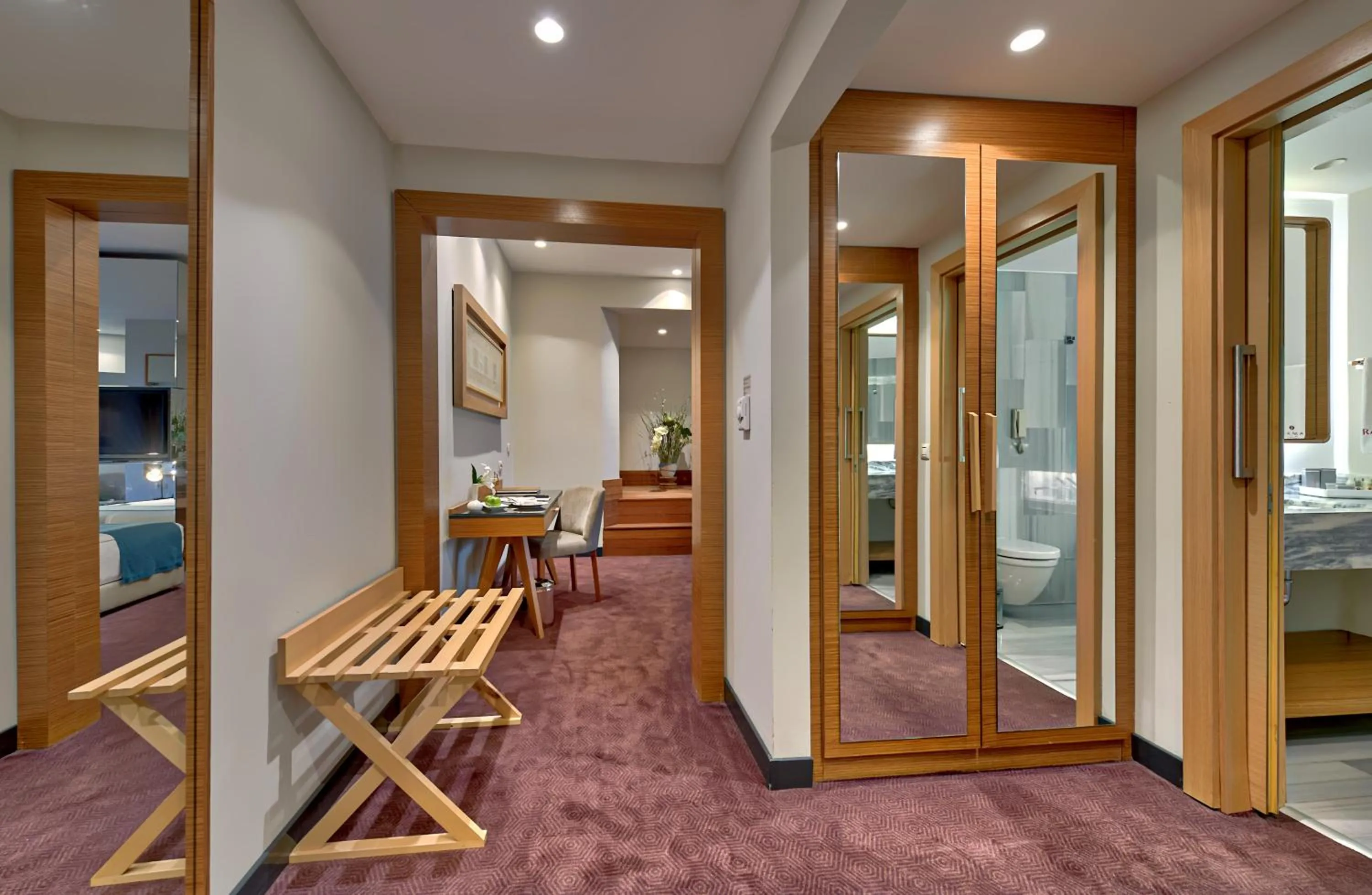 Seating area, Bed in Ramada Plaza Hotel & Spa Trabzon