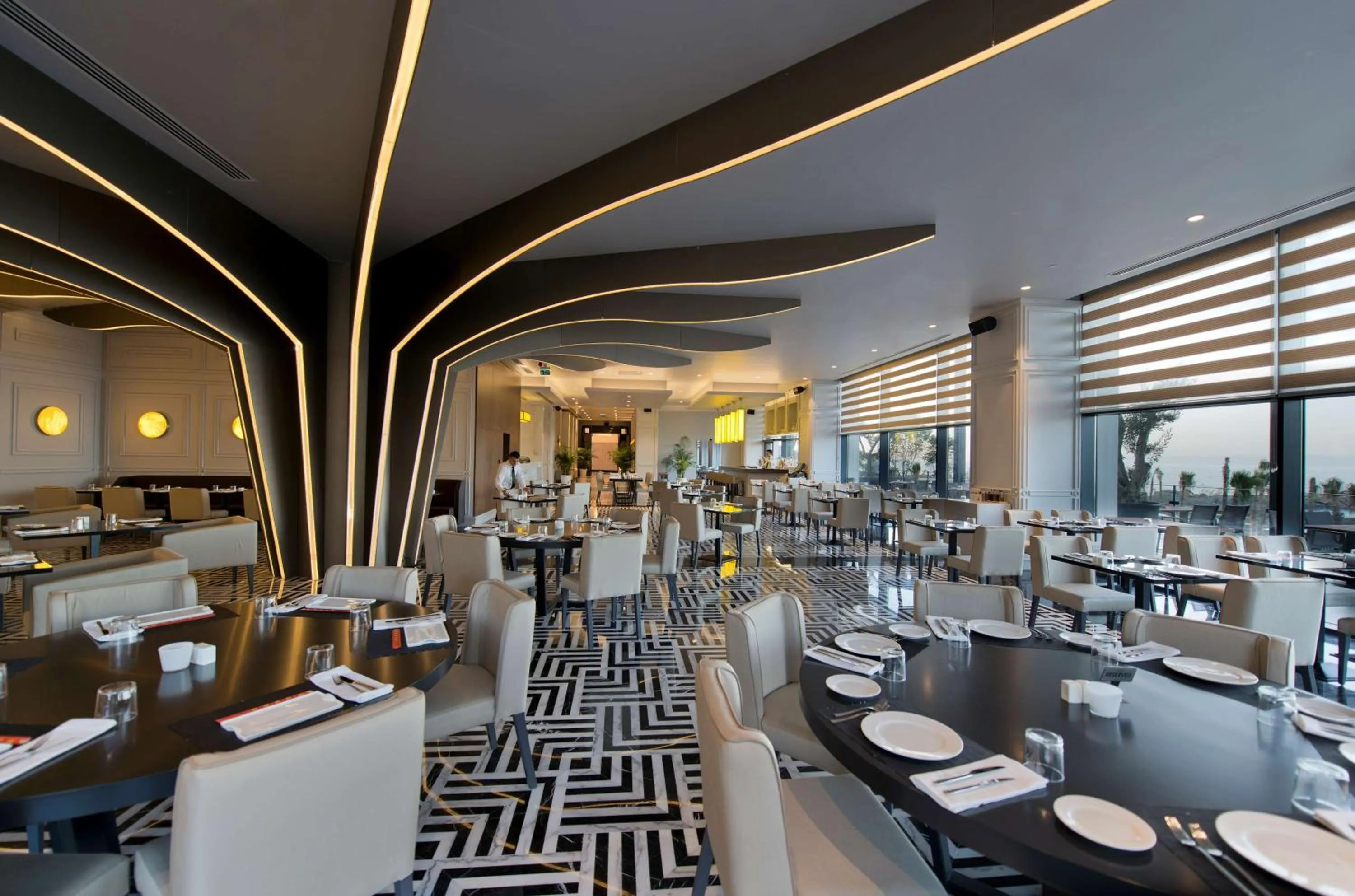 Restaurant/places to eat in Ramada Plaza Hotel & Spa Trabzon