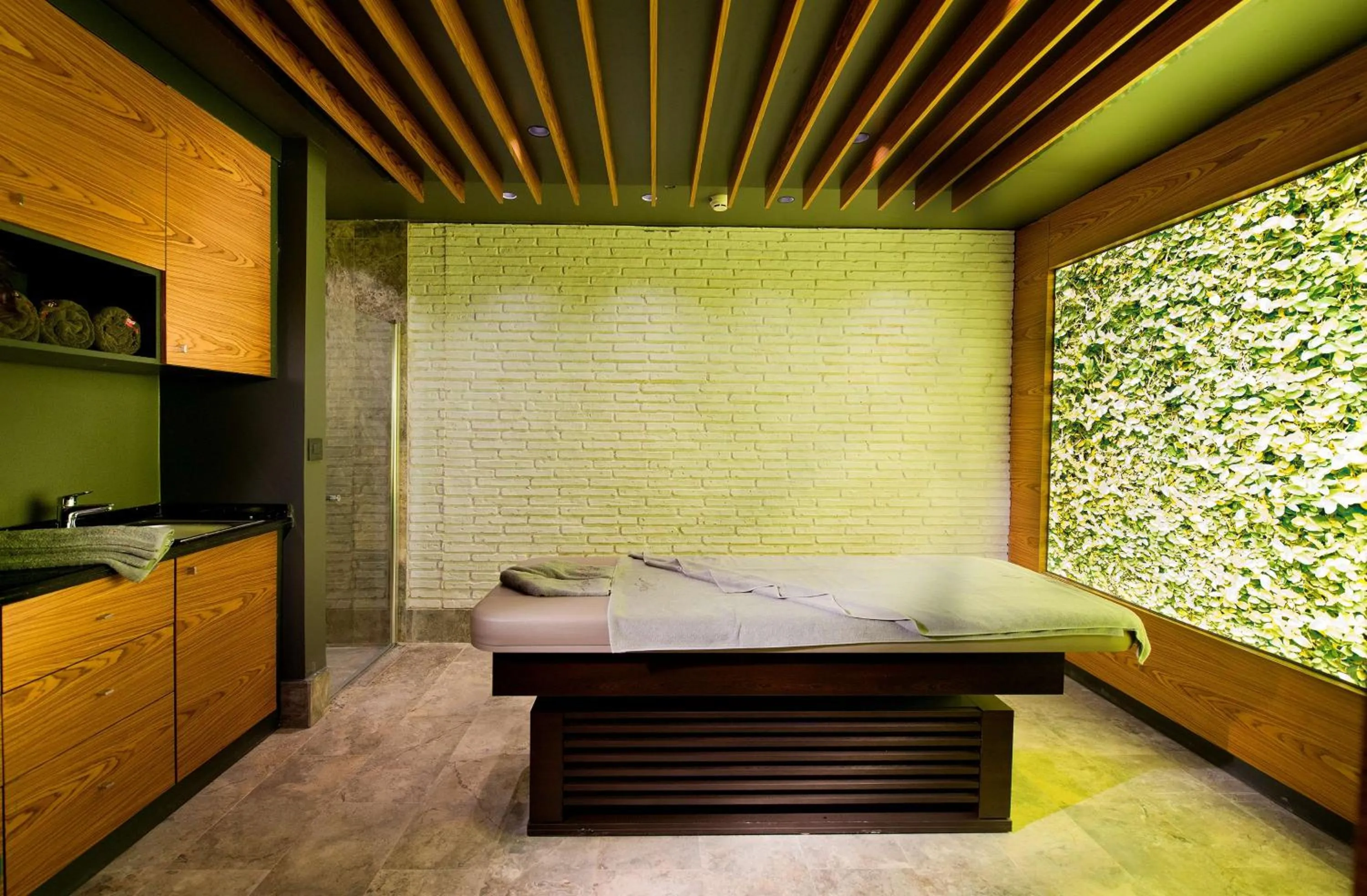 Spa and wellness centre/facilities, Bed in Ramada Plaza Hotel & Spa Trabzon