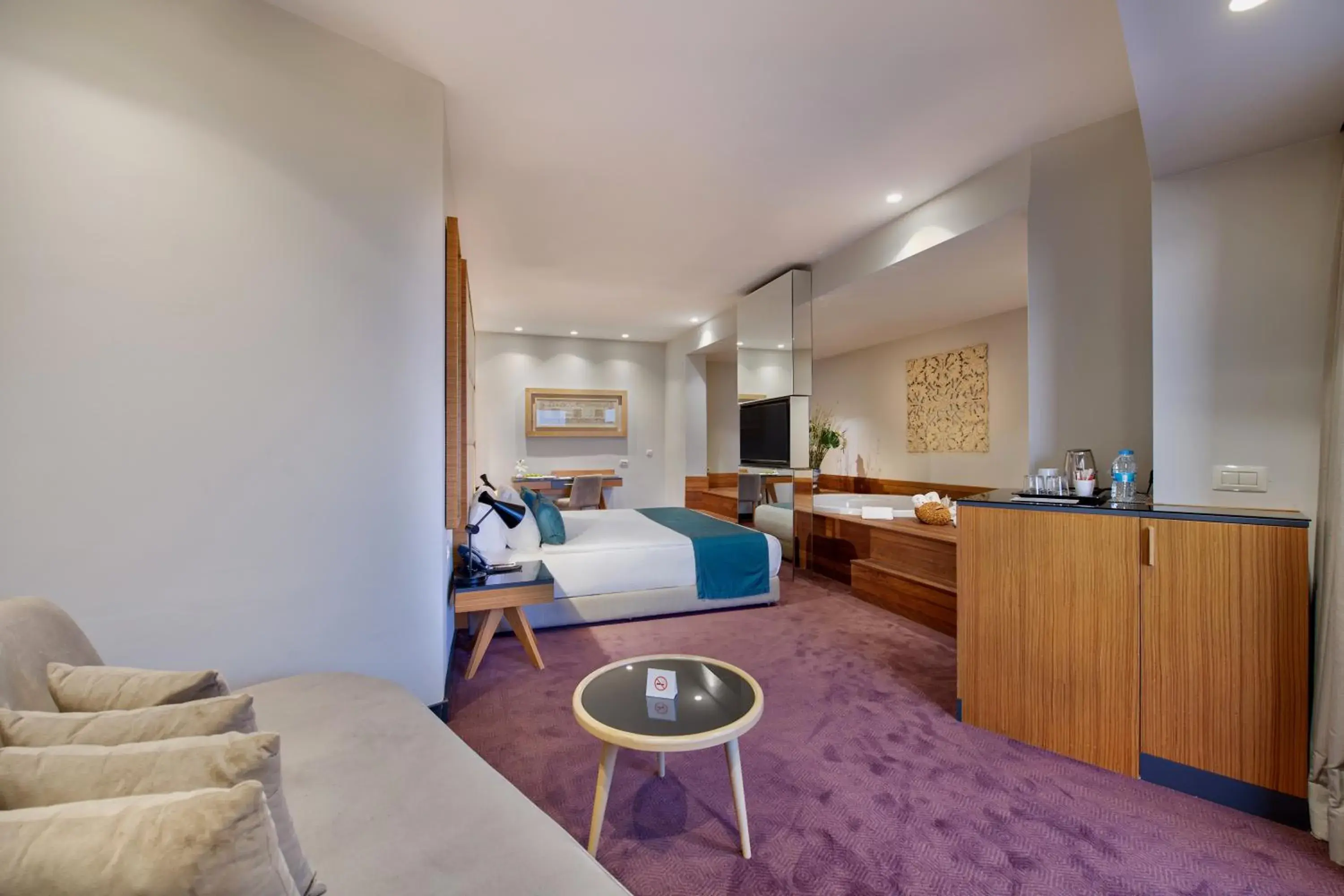 Honeymoon Corner Suite with Sea View in Ramada Plaza Hotel & Spa Trabzon Honeymoon Corner Suite with Sea View in Ramada Plaza Hotel & Spa Trabzon