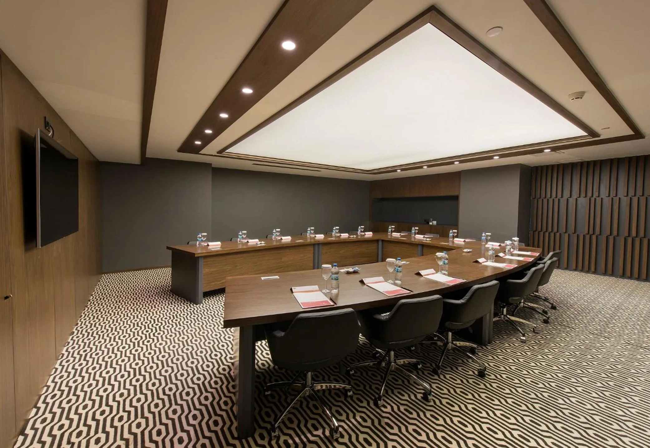 Meeting/conference room in Ramada Plaza Hotel & Spa Trabzon