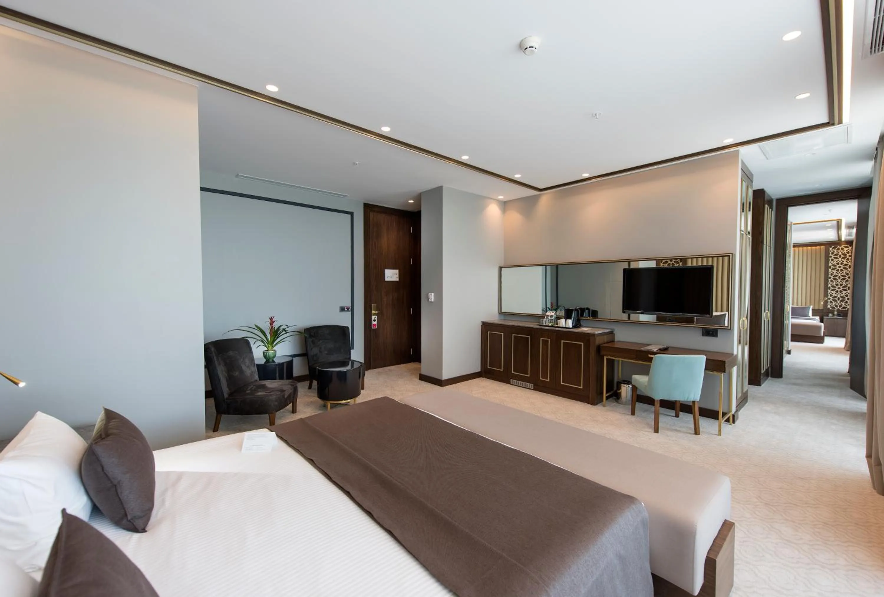 Photo of the whole room, Bed in Ramada Plaza Hotel & Spa Trabzon