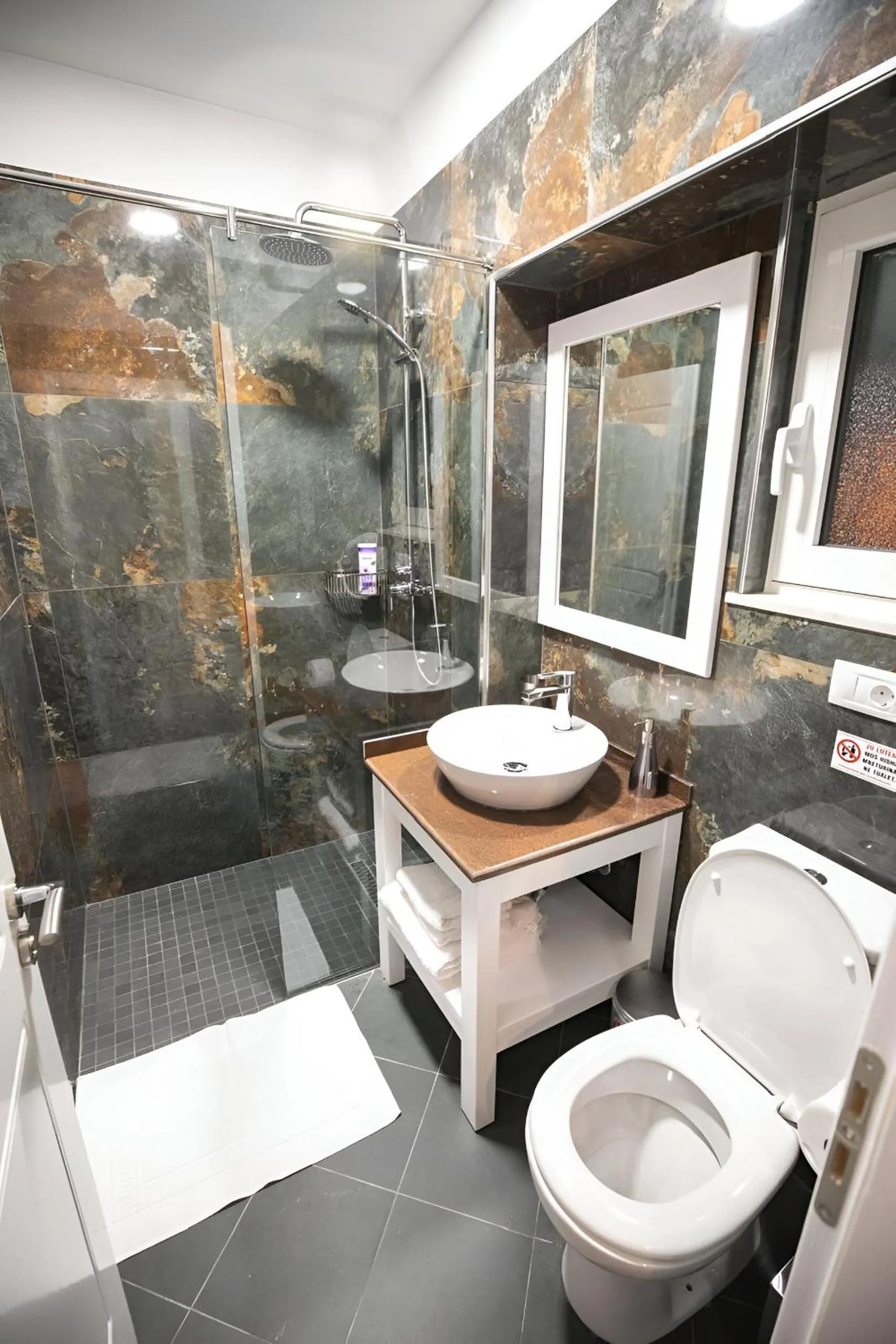 Shower in Hotel Sidi