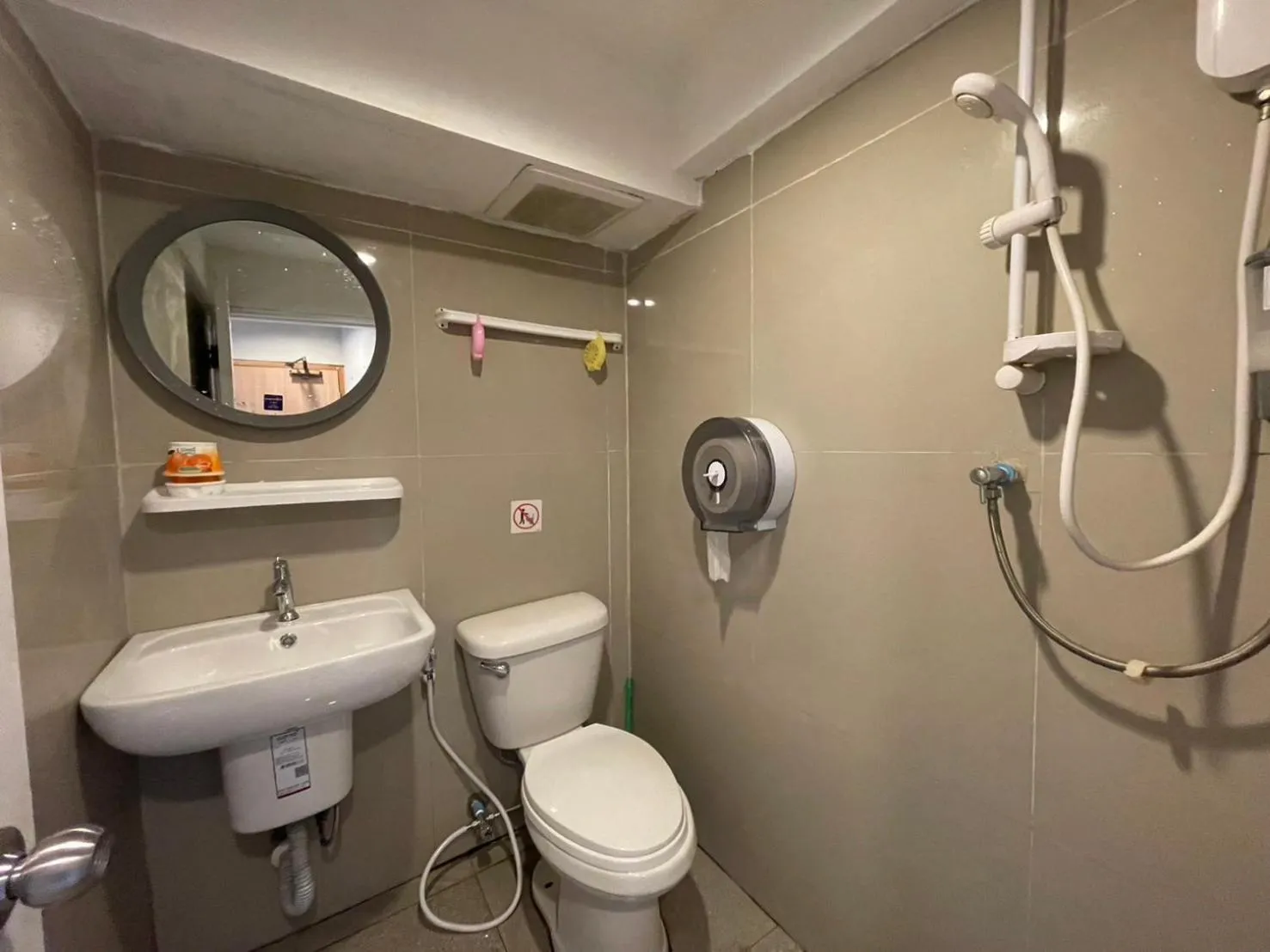 Shower in Mind Day Hostel Khaosan