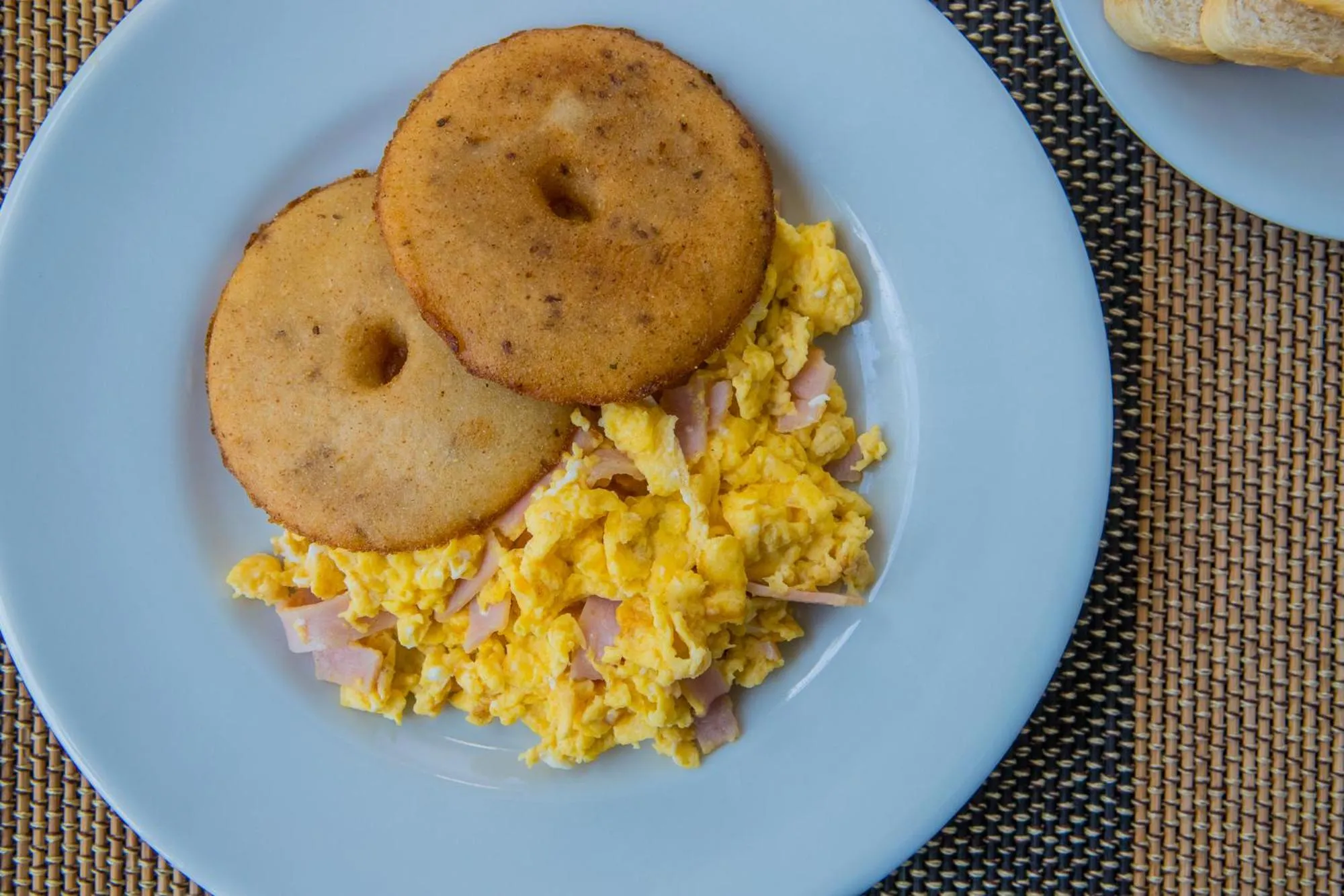 Food and drinks in Hotel Jardines Evans By GEH Suites