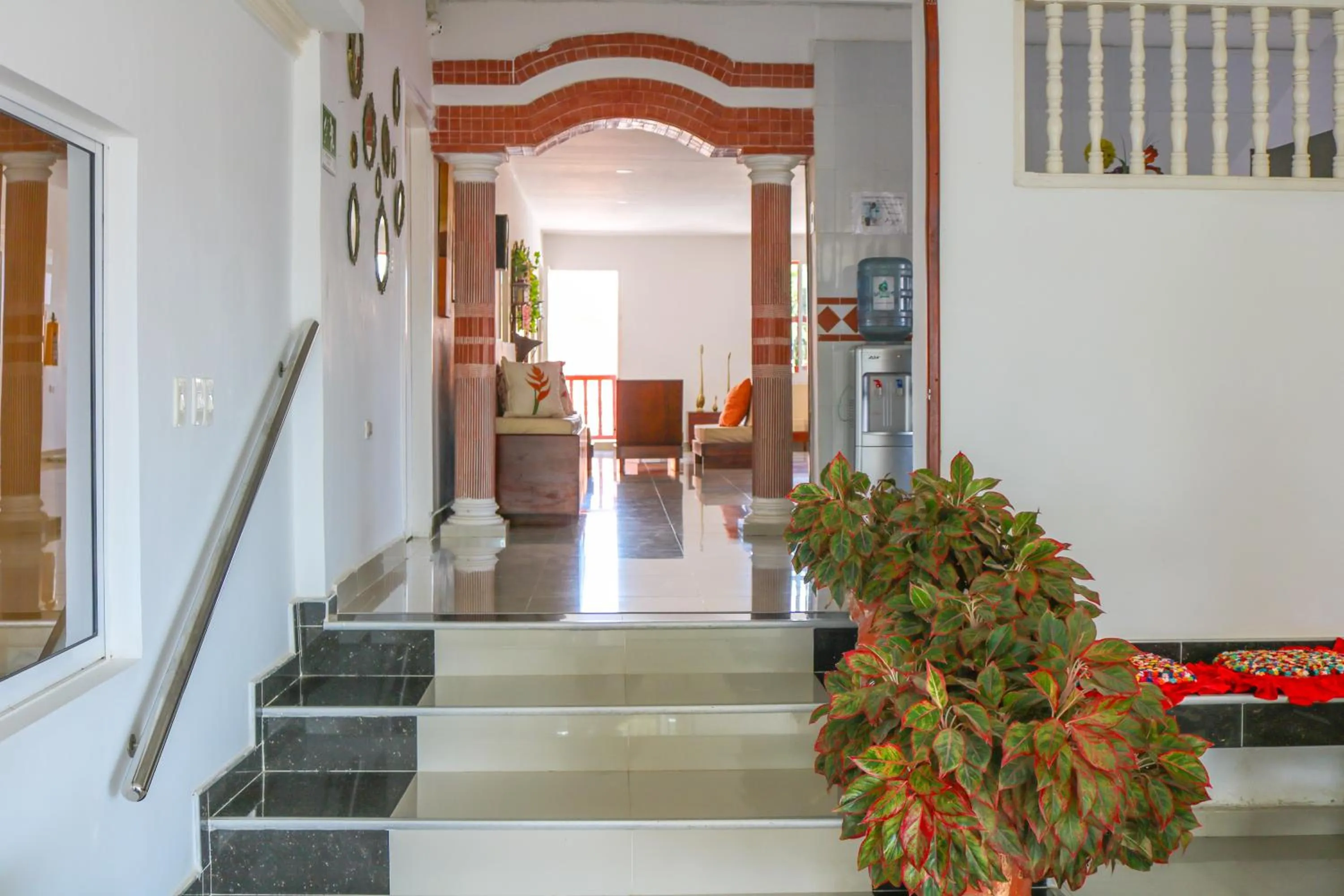 Facade/entrance in Hotel Jardines Evans By GEH Suites