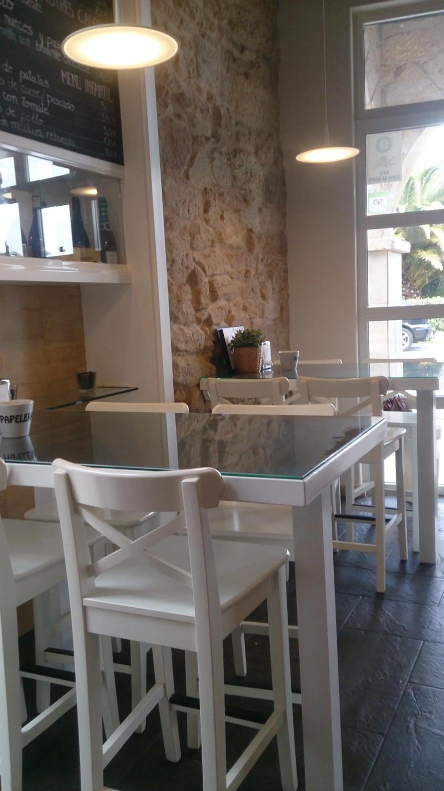 Restaurant/places to eat in Hotel a Muradana