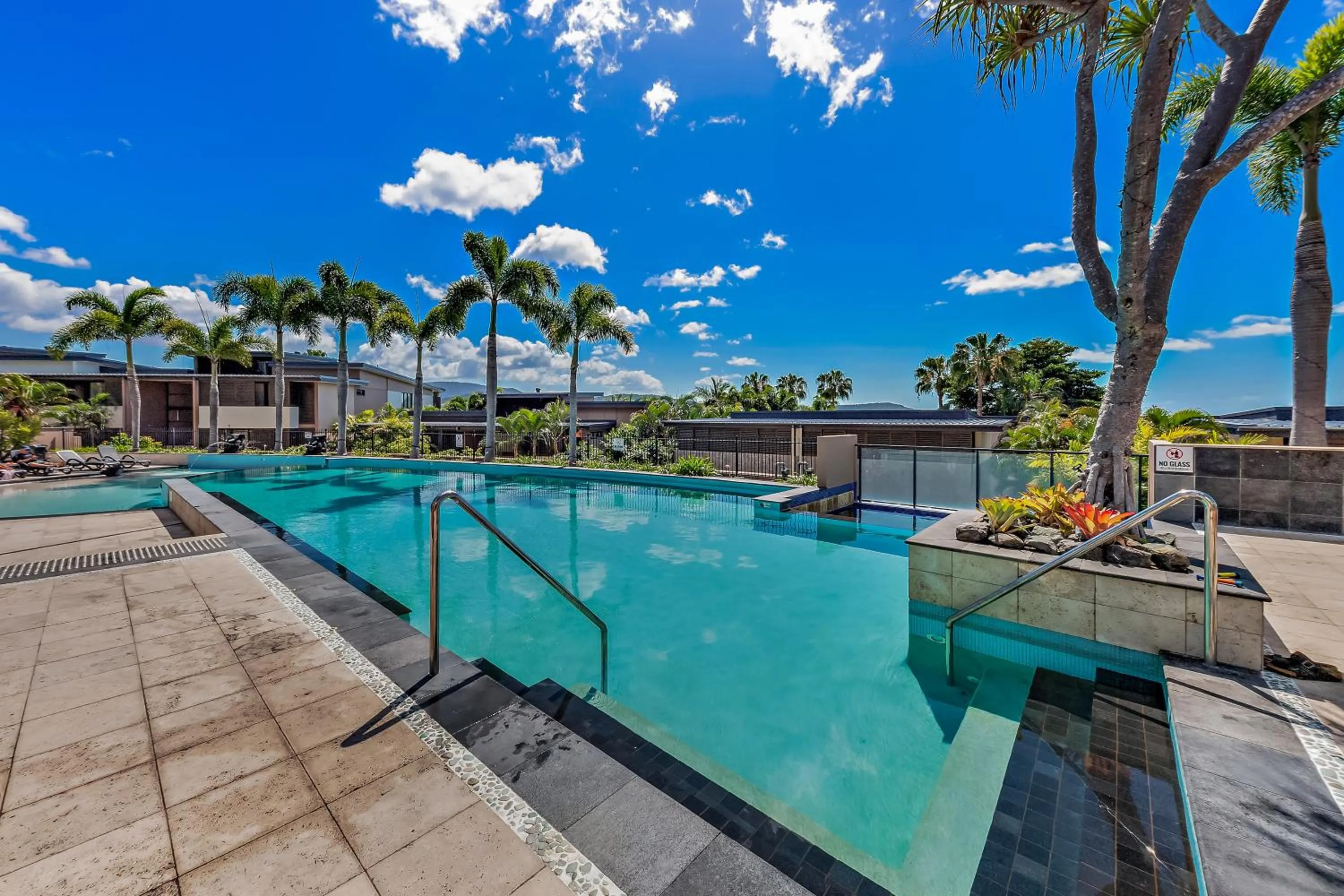 Swimming pool in Mirage Whitsundays