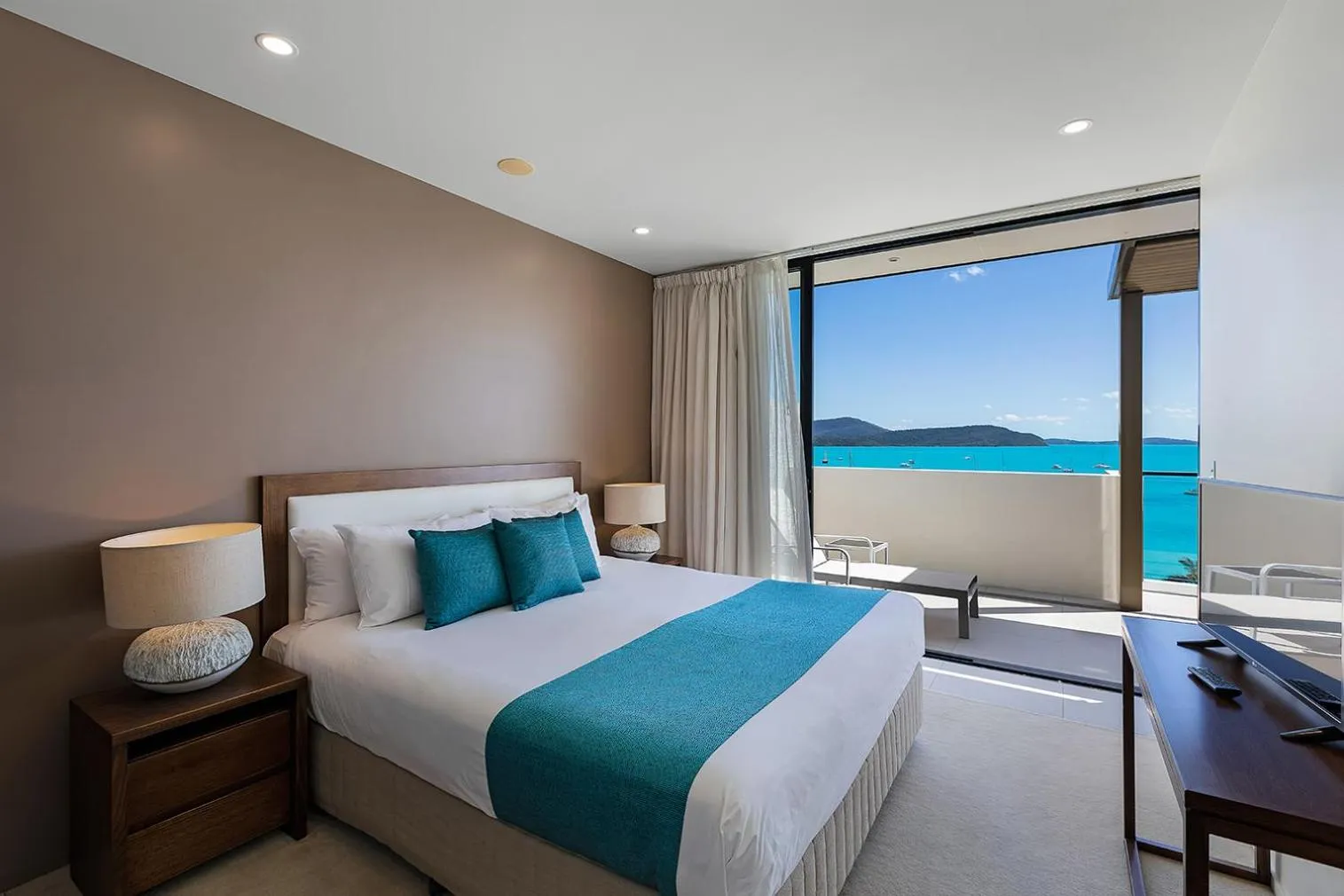 Bedroom, Bed in Mirage Whitsundays