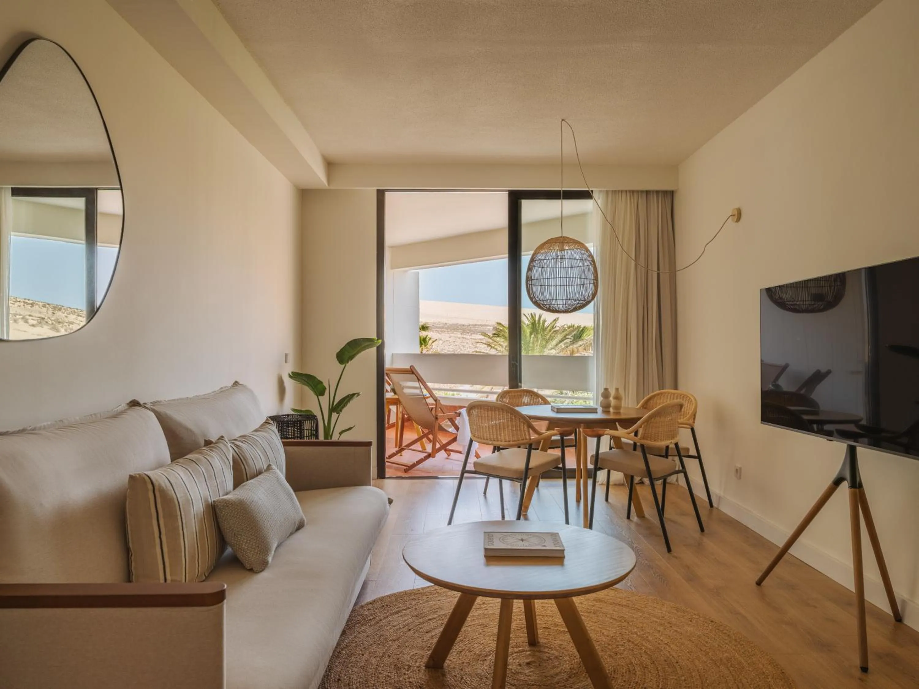 Communal lounge/ TV room in Paradisus by Meliá Fuerteventura - All Inclusive