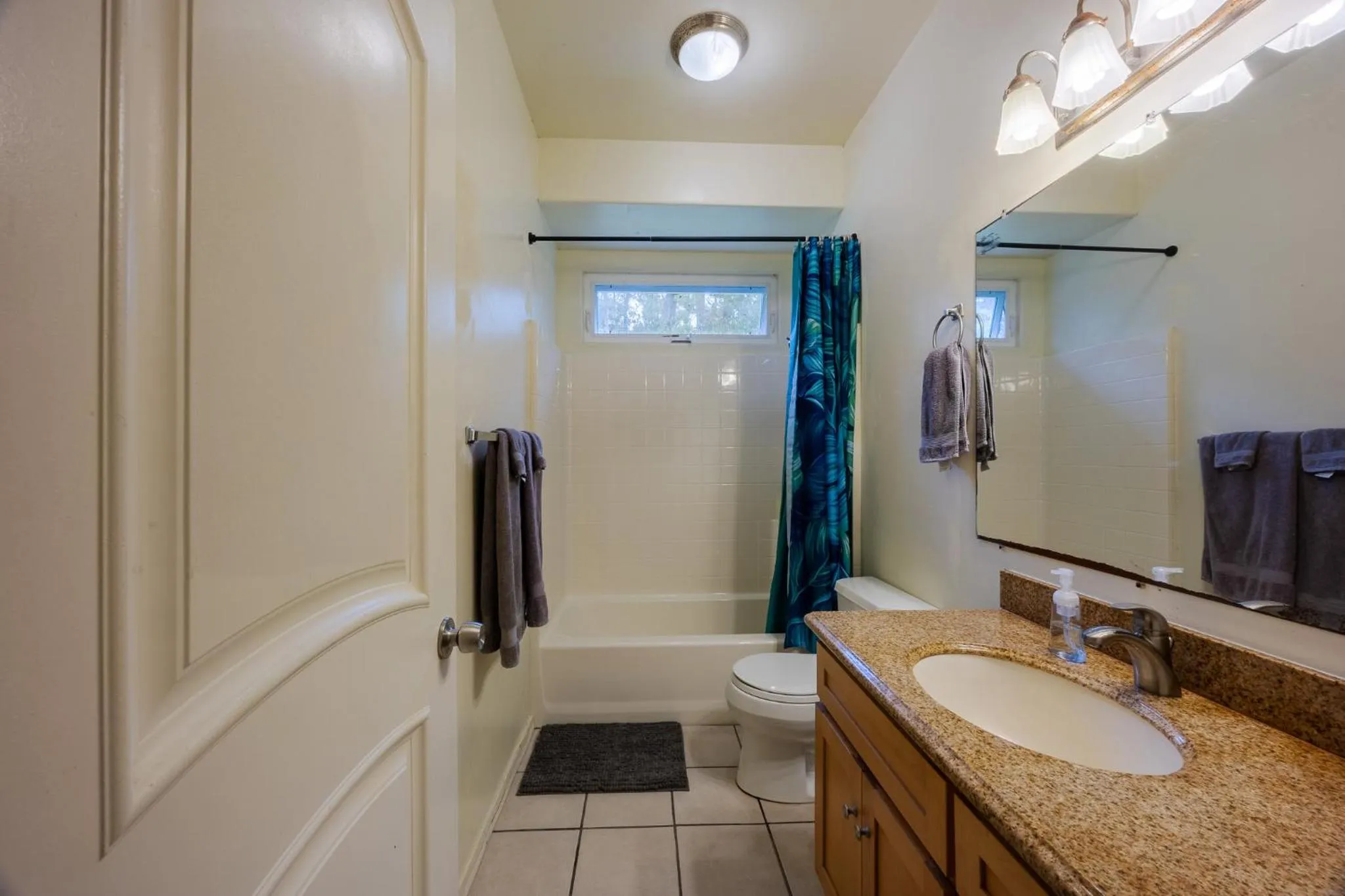 Shower in Volcano Forest Inn