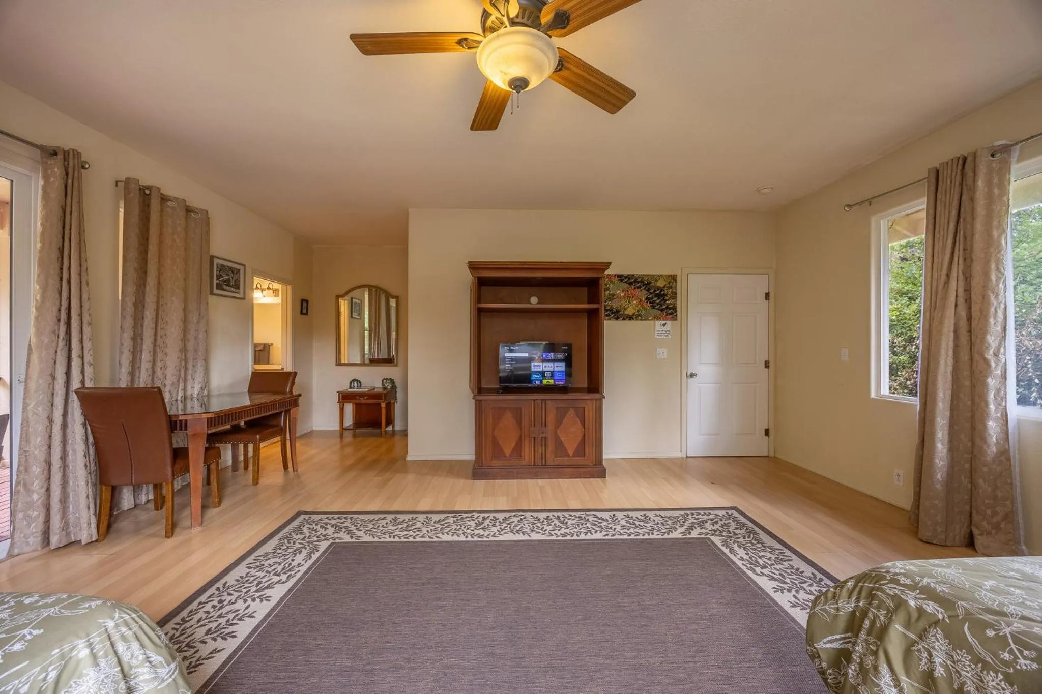 Photo of the whole room, Bed in Volcano Forest Inn
