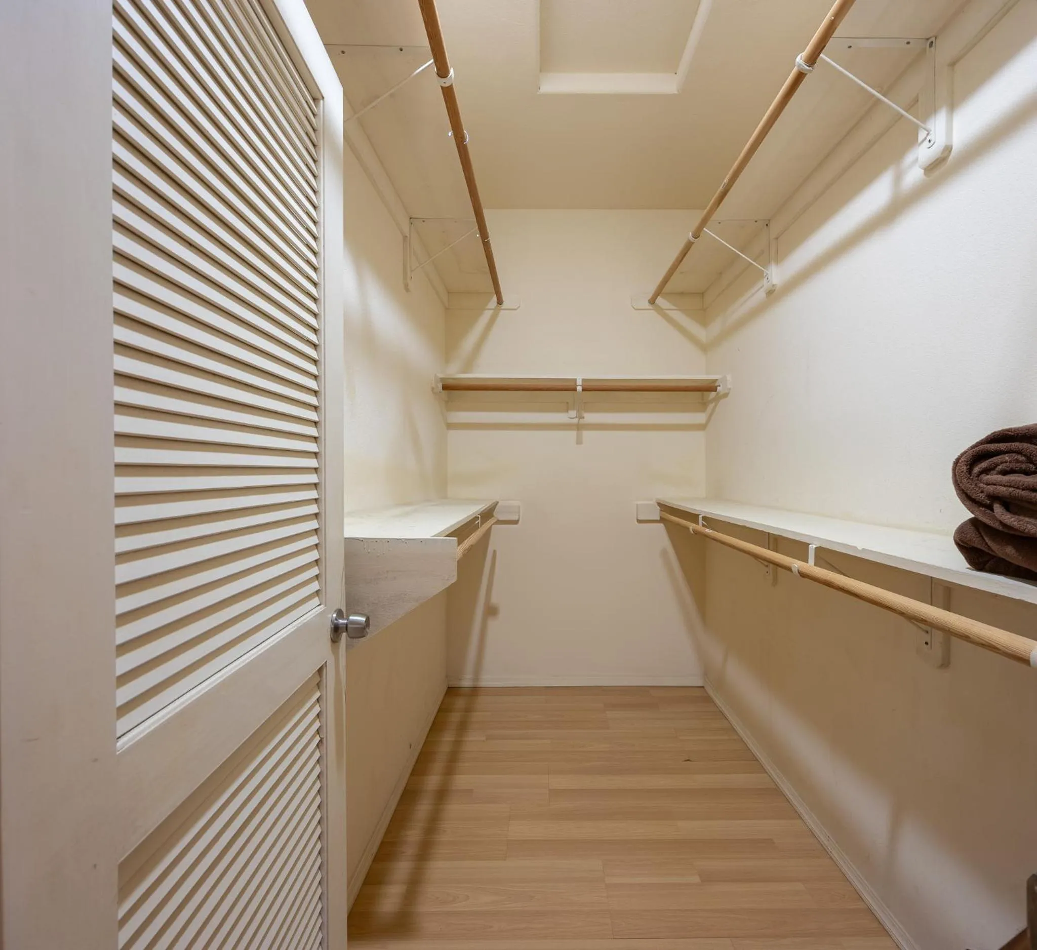 wardrobe in Volcano Forest Inn