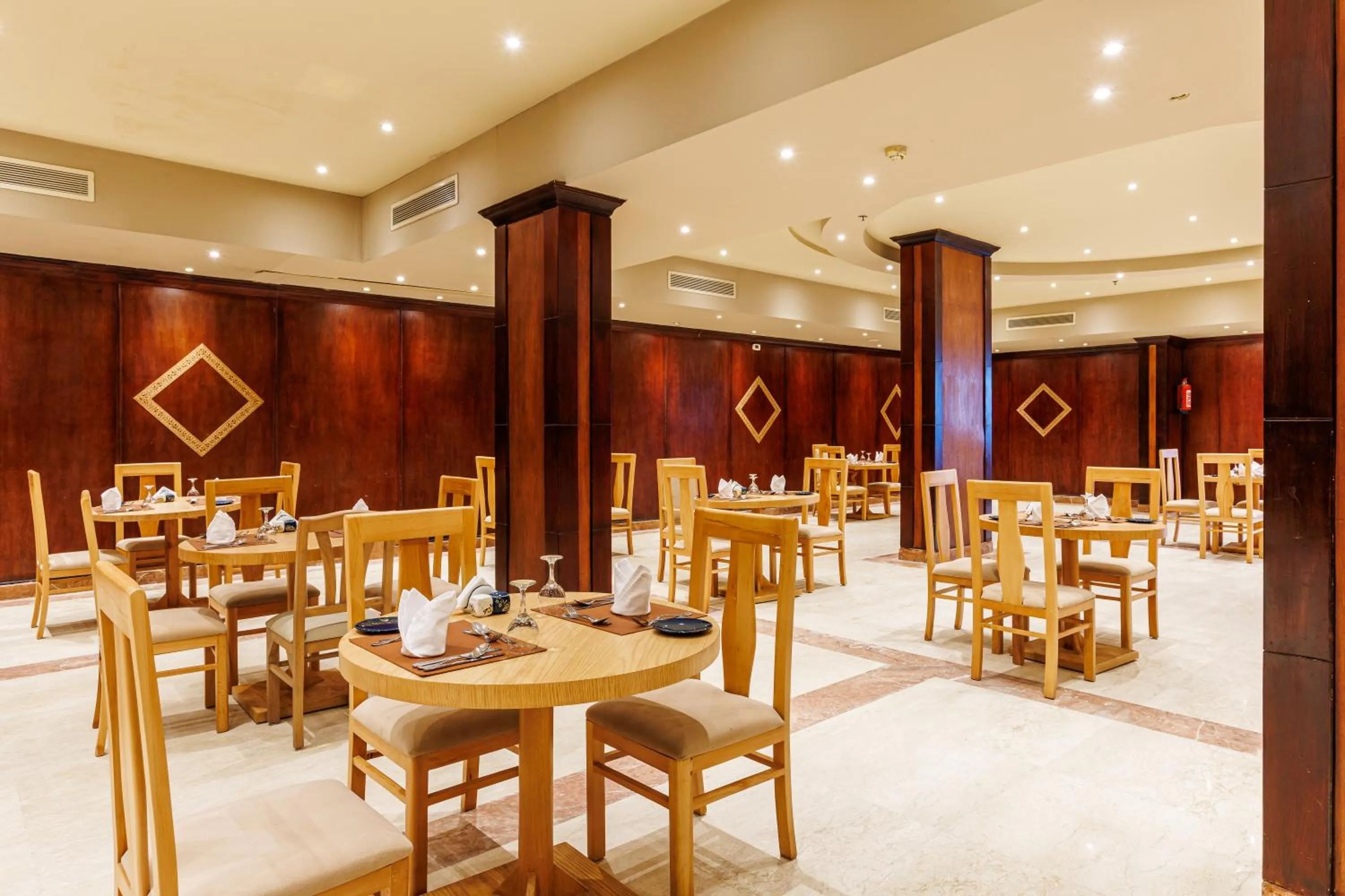 Restaurant/places to eat in Sunrise Alora Aqua Park Resort