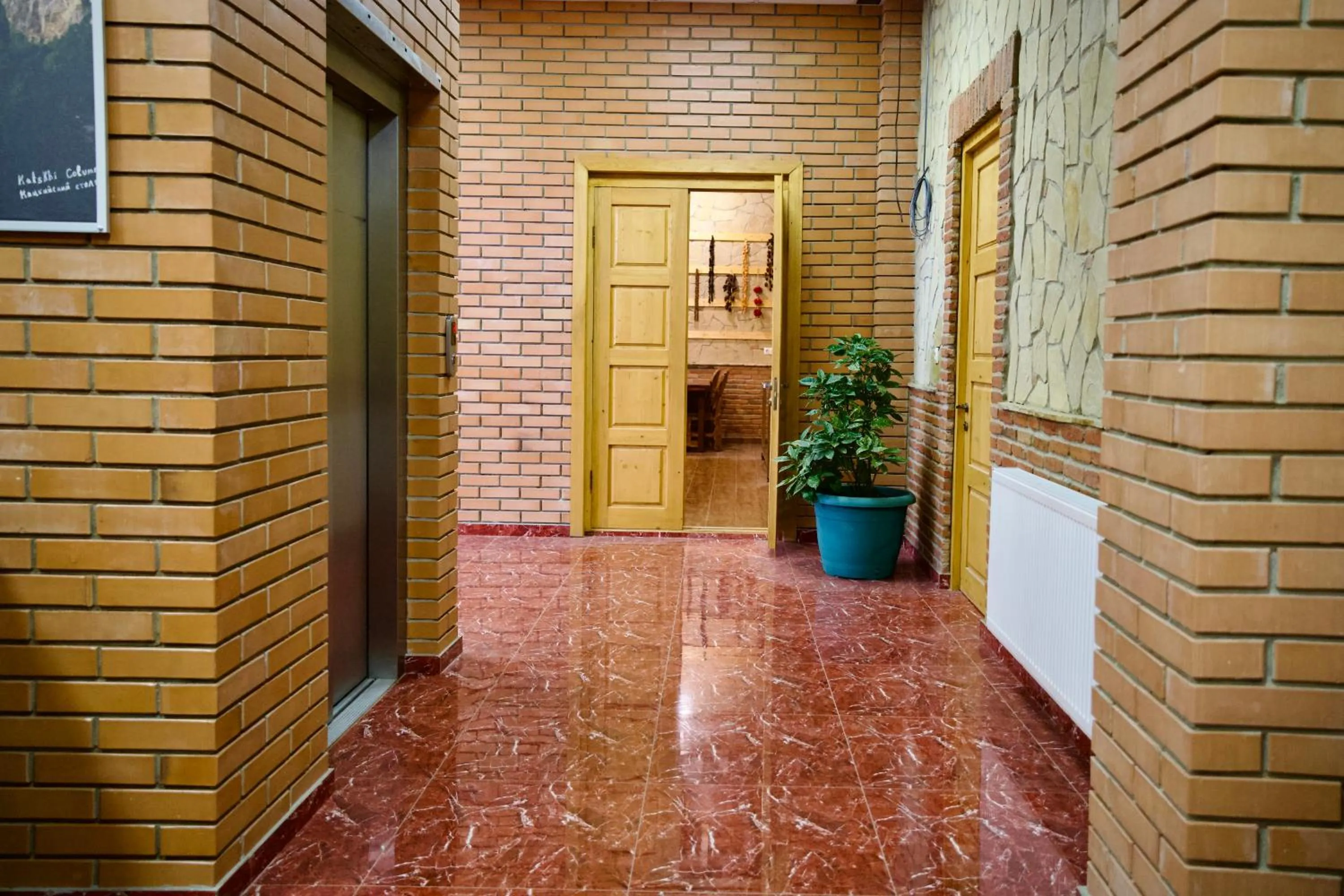 Facade/entrance in Hotel Mogzauri