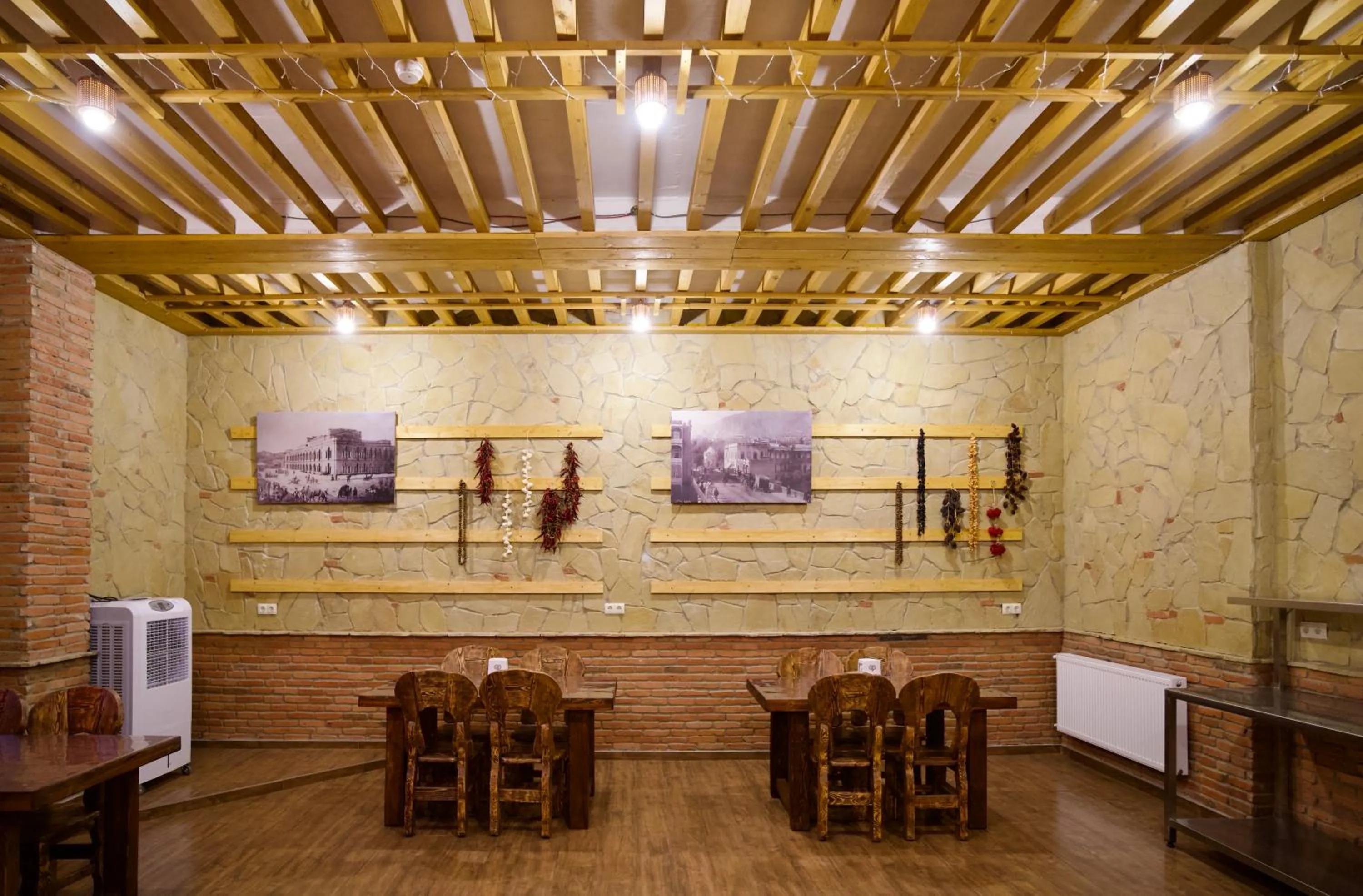 Restaurant/places to eat in Hotel Mogzauri