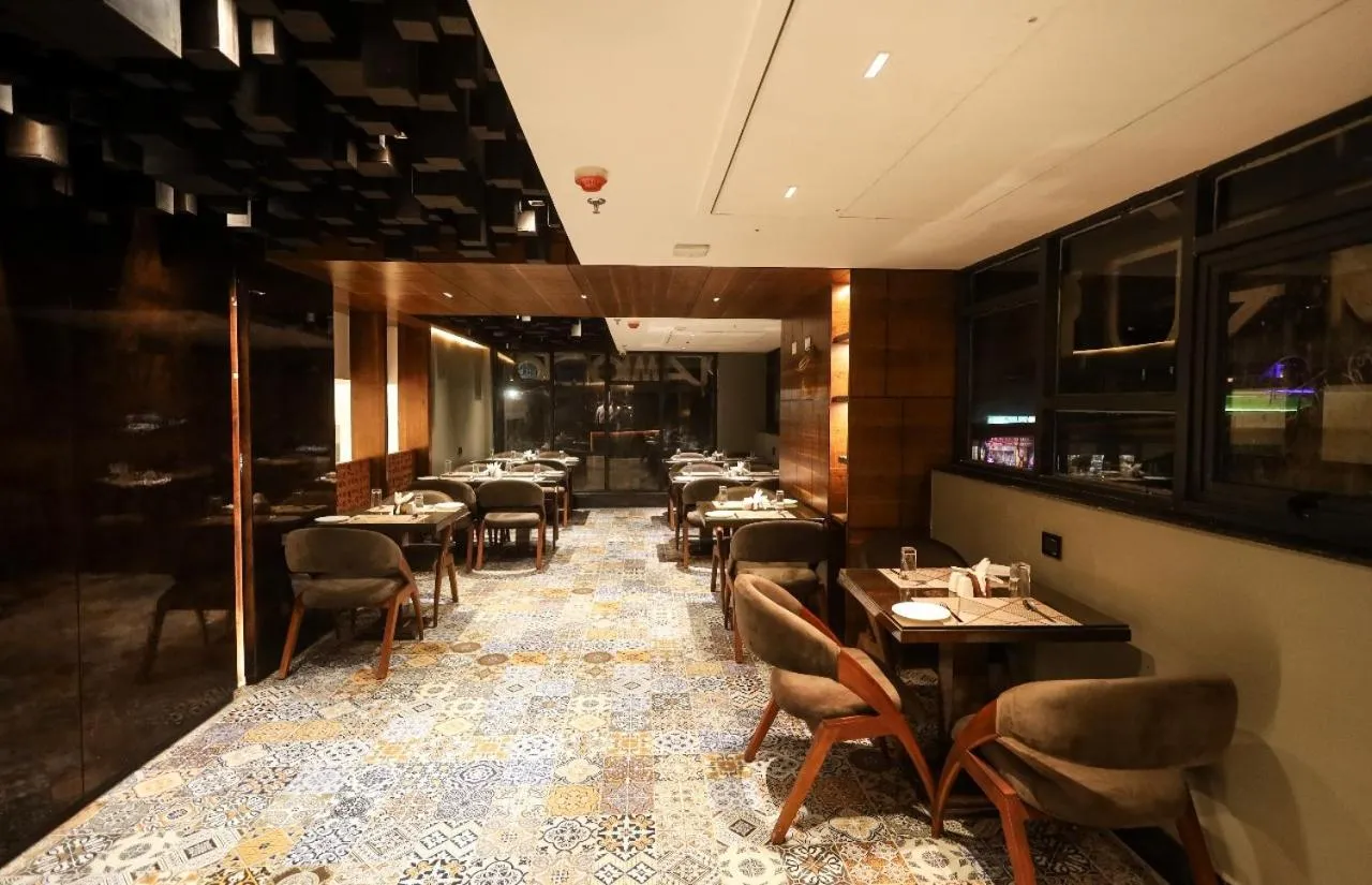 Restaurant/places to eat in Hotel NOAH SPIRE