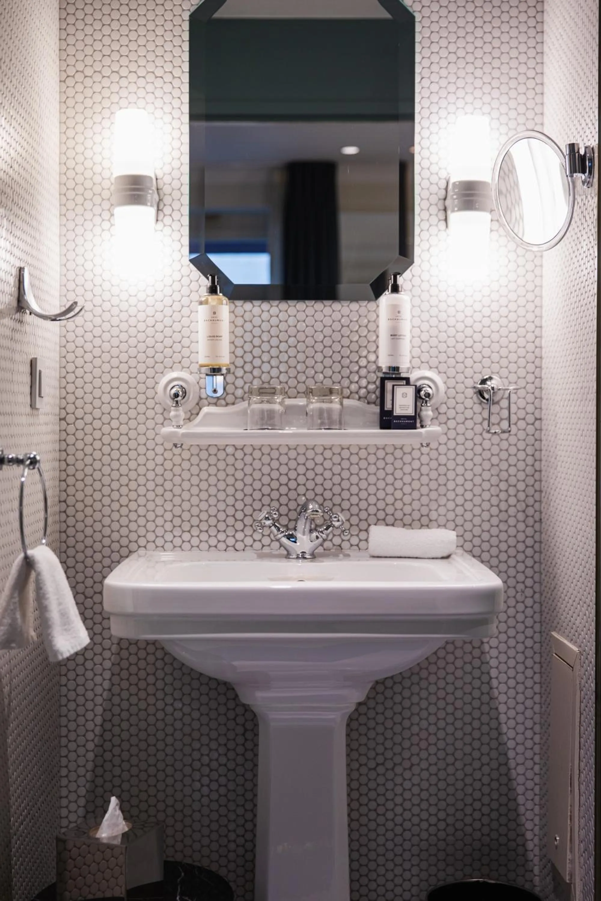 Bathroom in Hotel Bachaumont