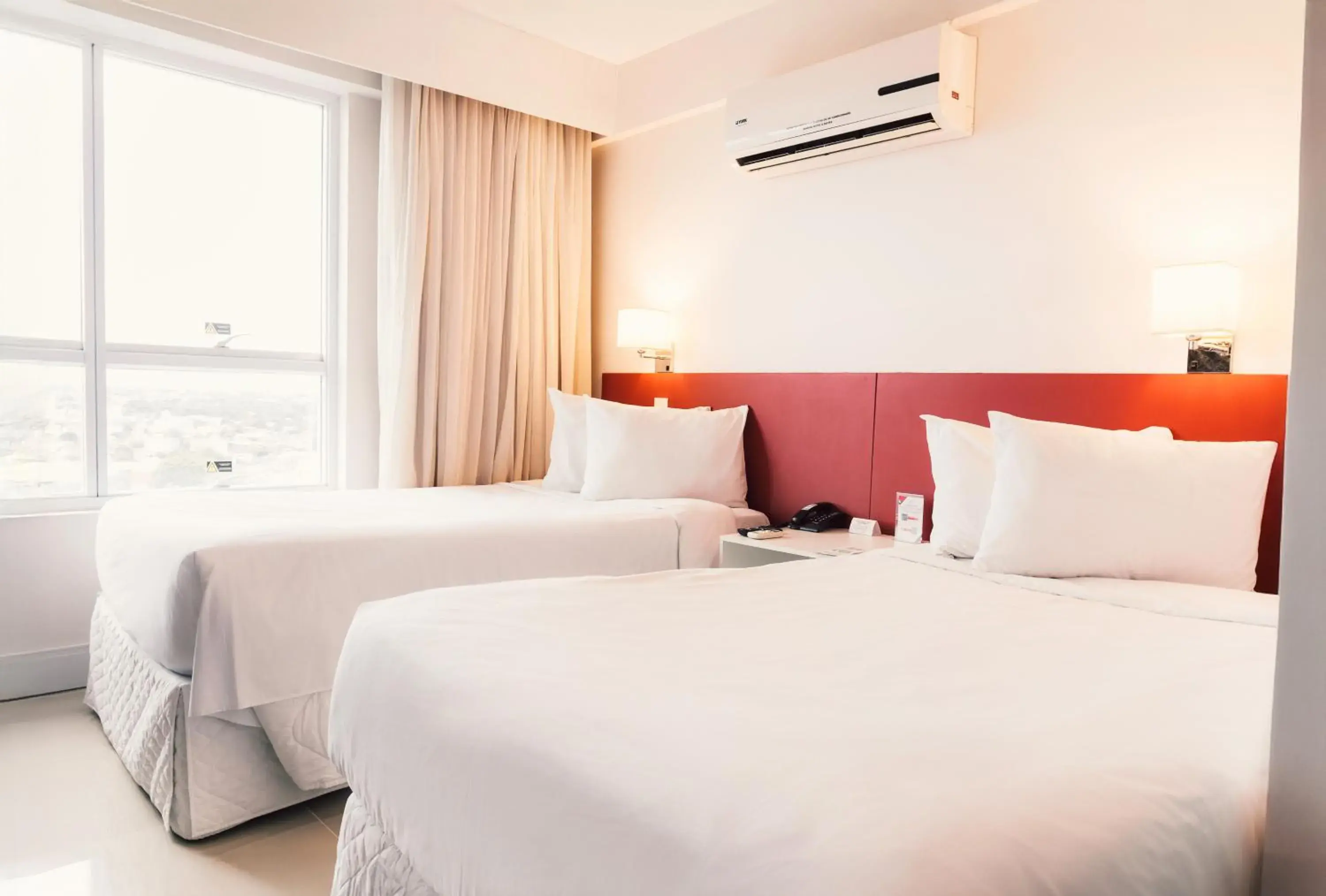 Superior Twin Room in Ramada Hotel & Suites Campos Pelinca Superior Twin Room in Ramada Hotel & Suites Campos Pelinca