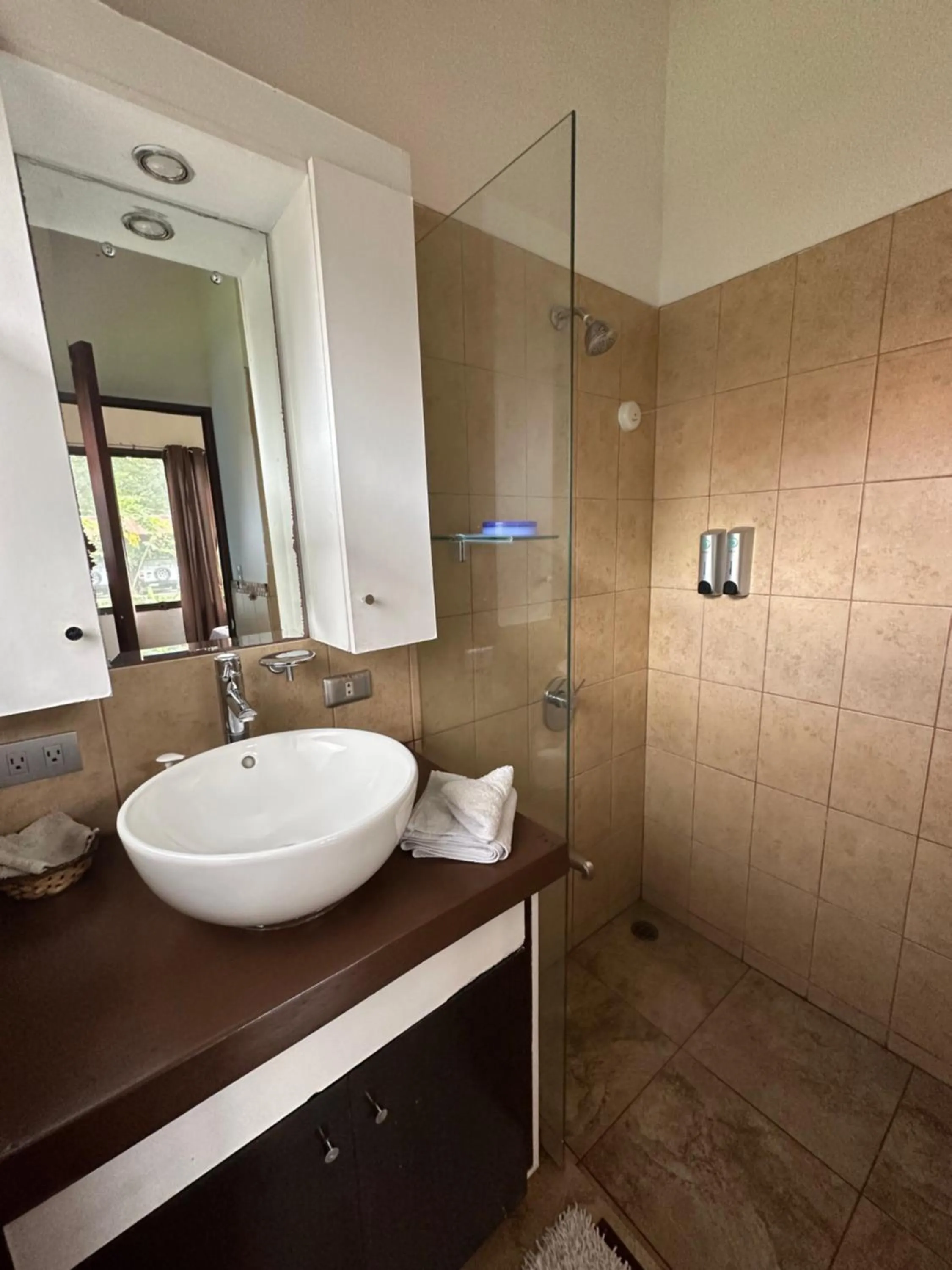 Bathroom in Hotel Kenaki Lodge