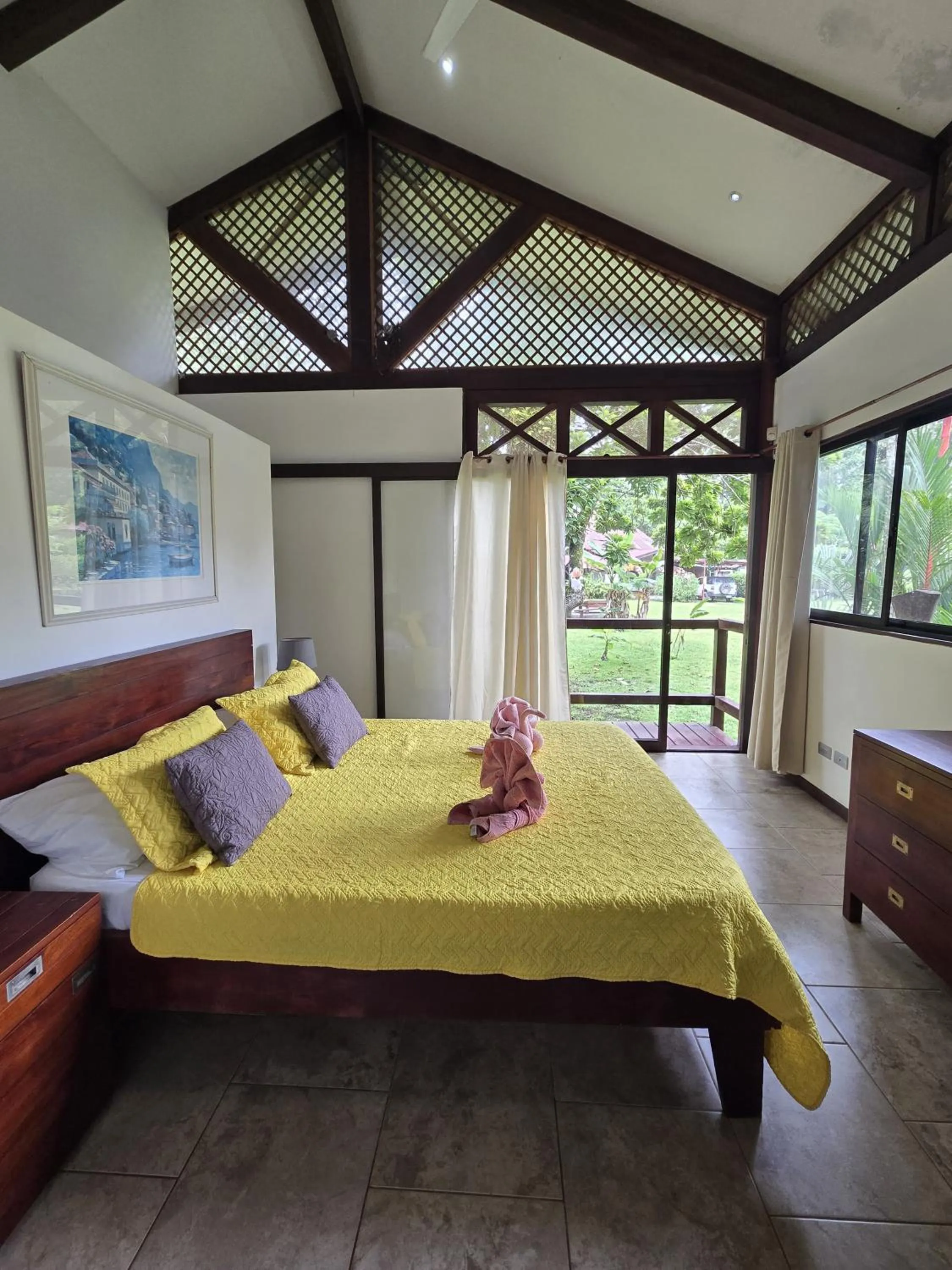 Bedroom, Bed in Hotel Kenaki Lodge