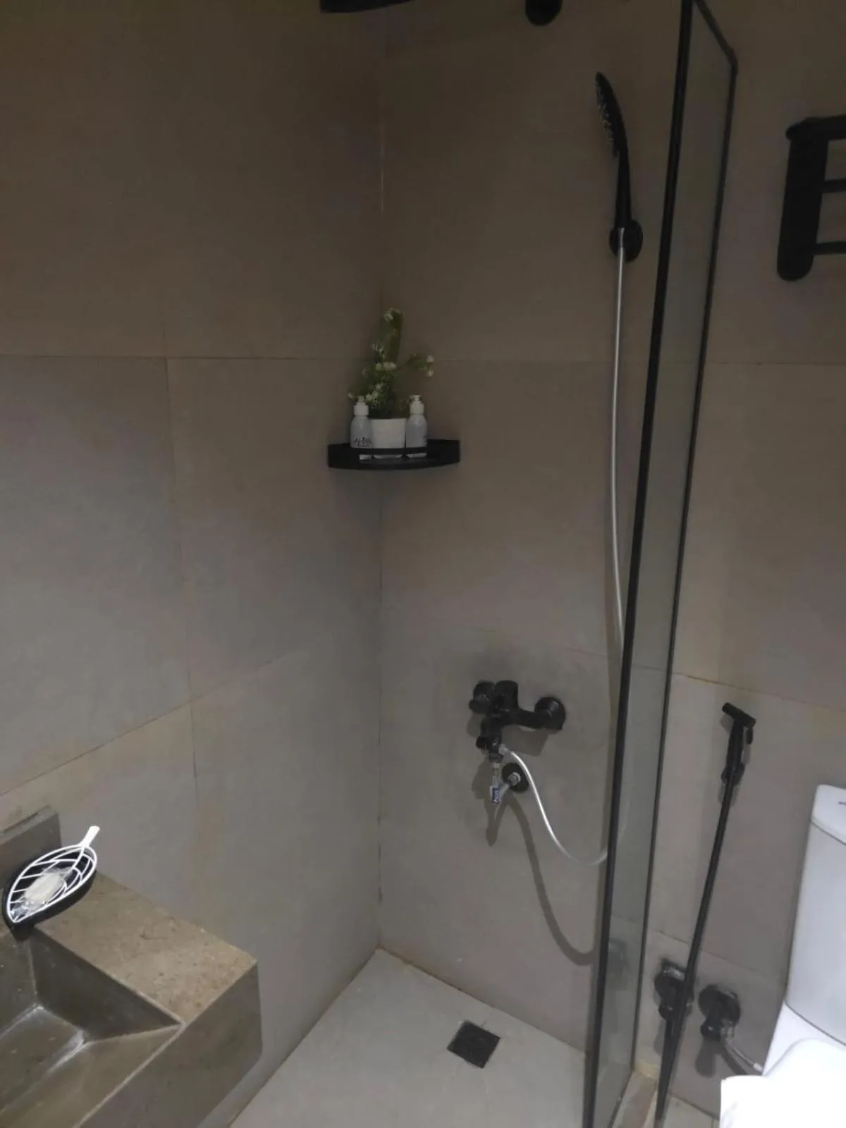 Shower in Rixoss tower Pyramids View