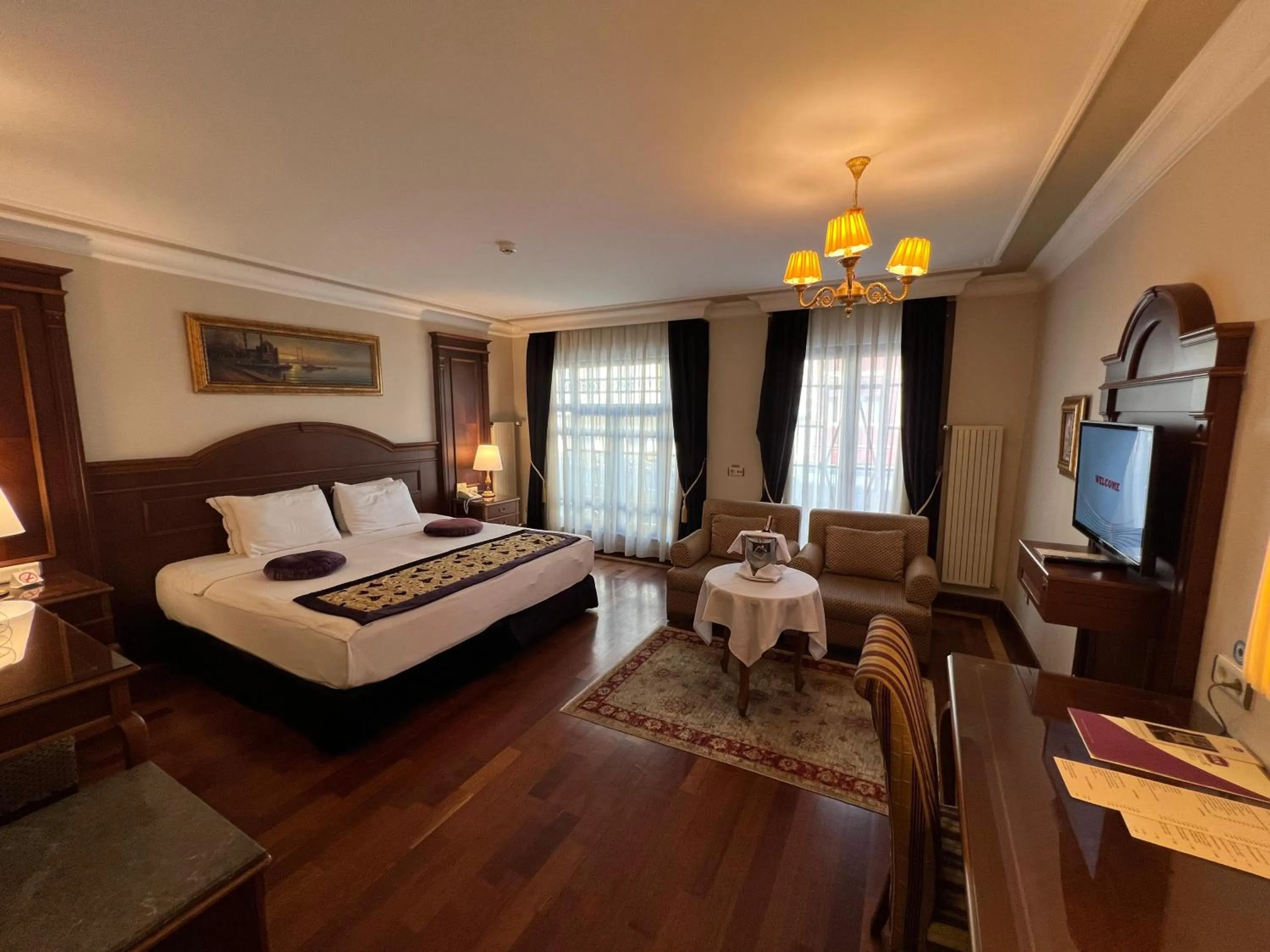 Bed in GLK PREMIER Regency Suites & Spa