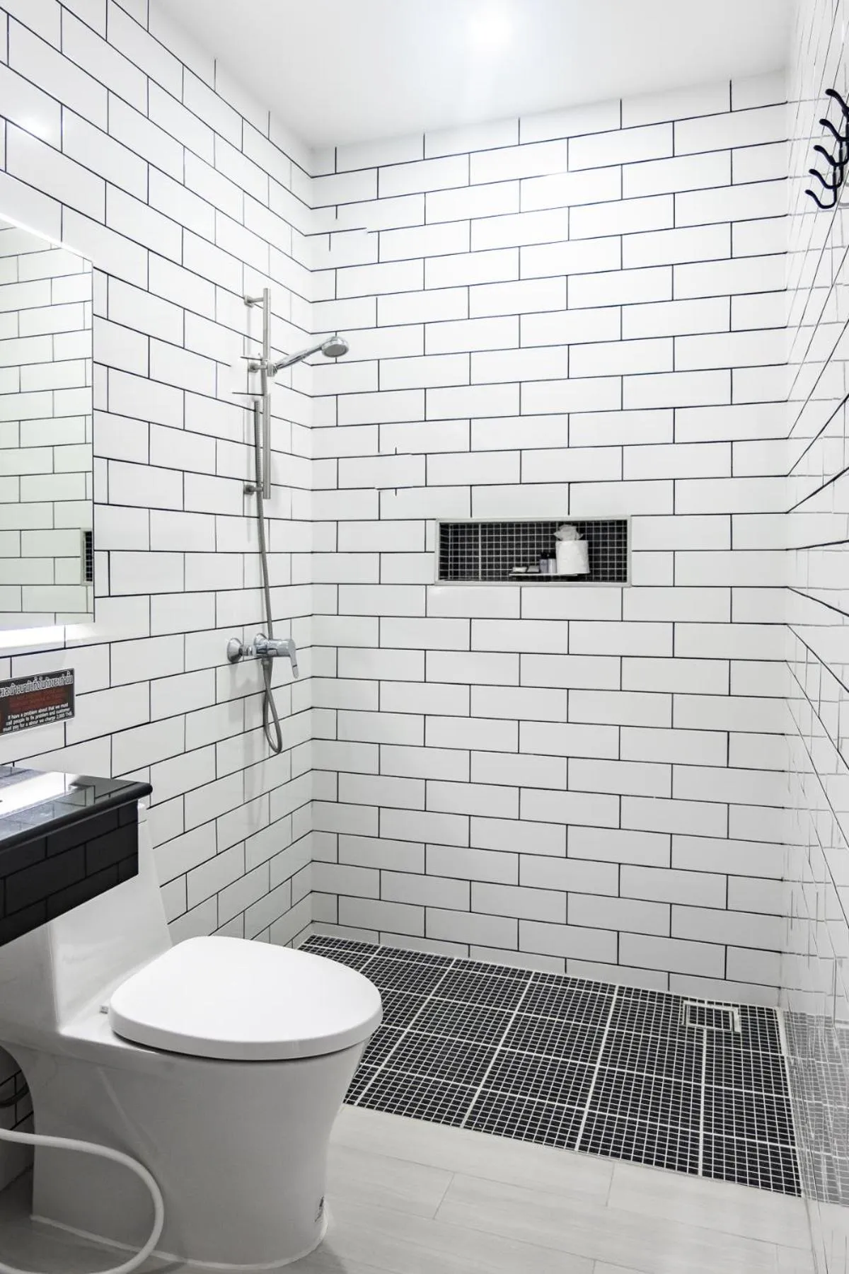 Bathroom in Chaantalay Hotel